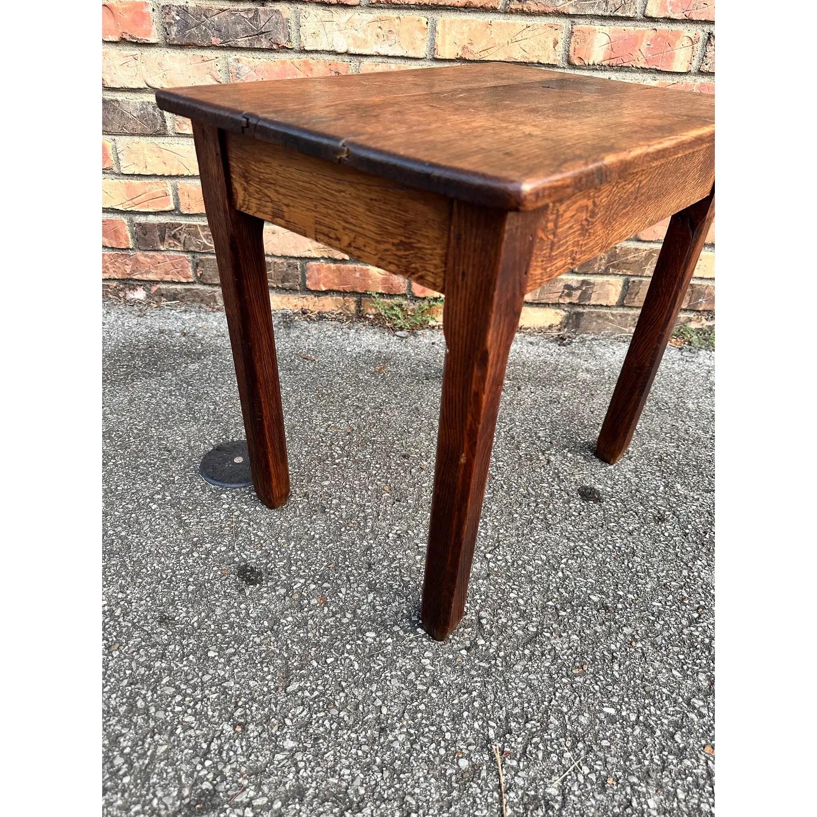 Petite French Oak Beistelltisch (Englisch)