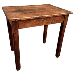 Petite French Oak Beistelltisch