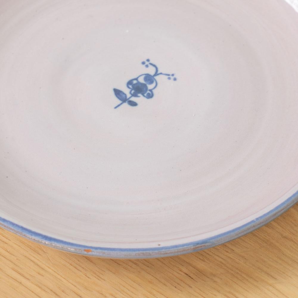 Pequeño plato pintado a la francesa en venta 1