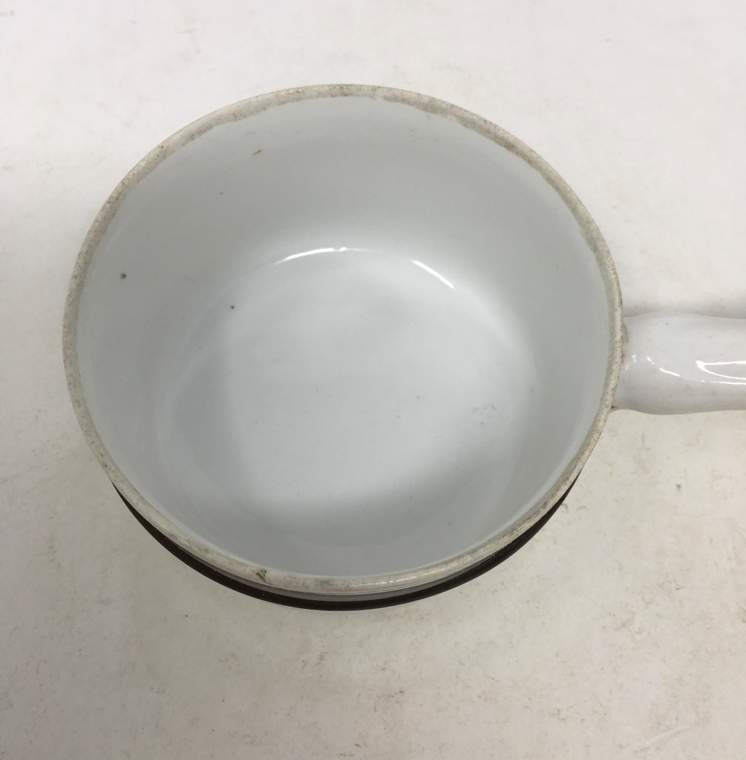 Petite French Porcelain Pot, La Cellinite GDV Brevete In Good Condition In Houston, TX