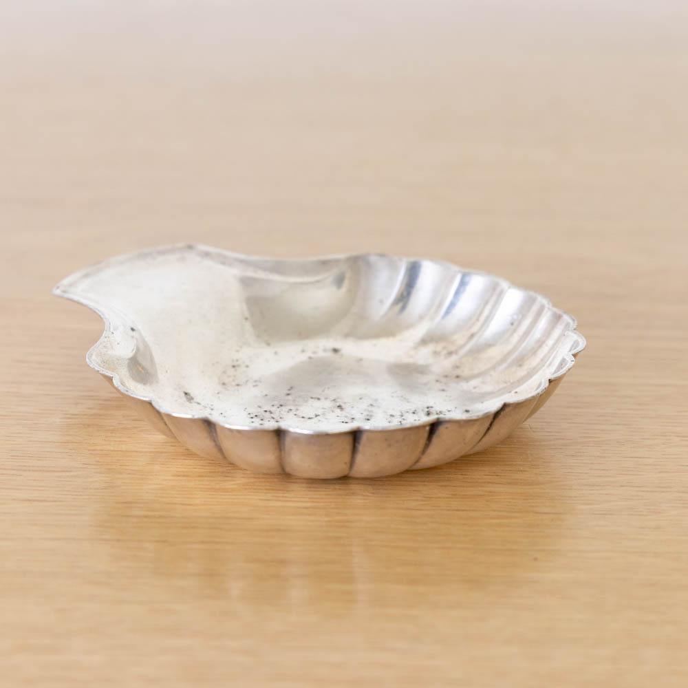 Petite coquille vide poche en métal argenté 1