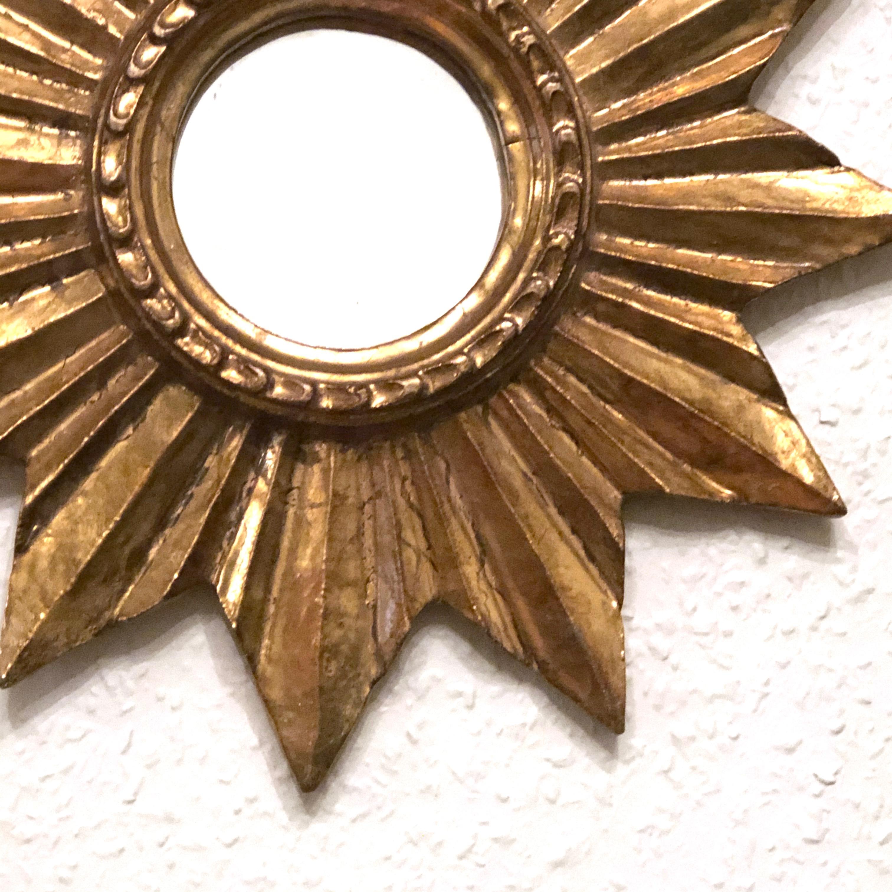 Petite French Starburst Sunburst Gilded Wood Mirror, circa 1950s In Good Condition In Nuernberg, DE