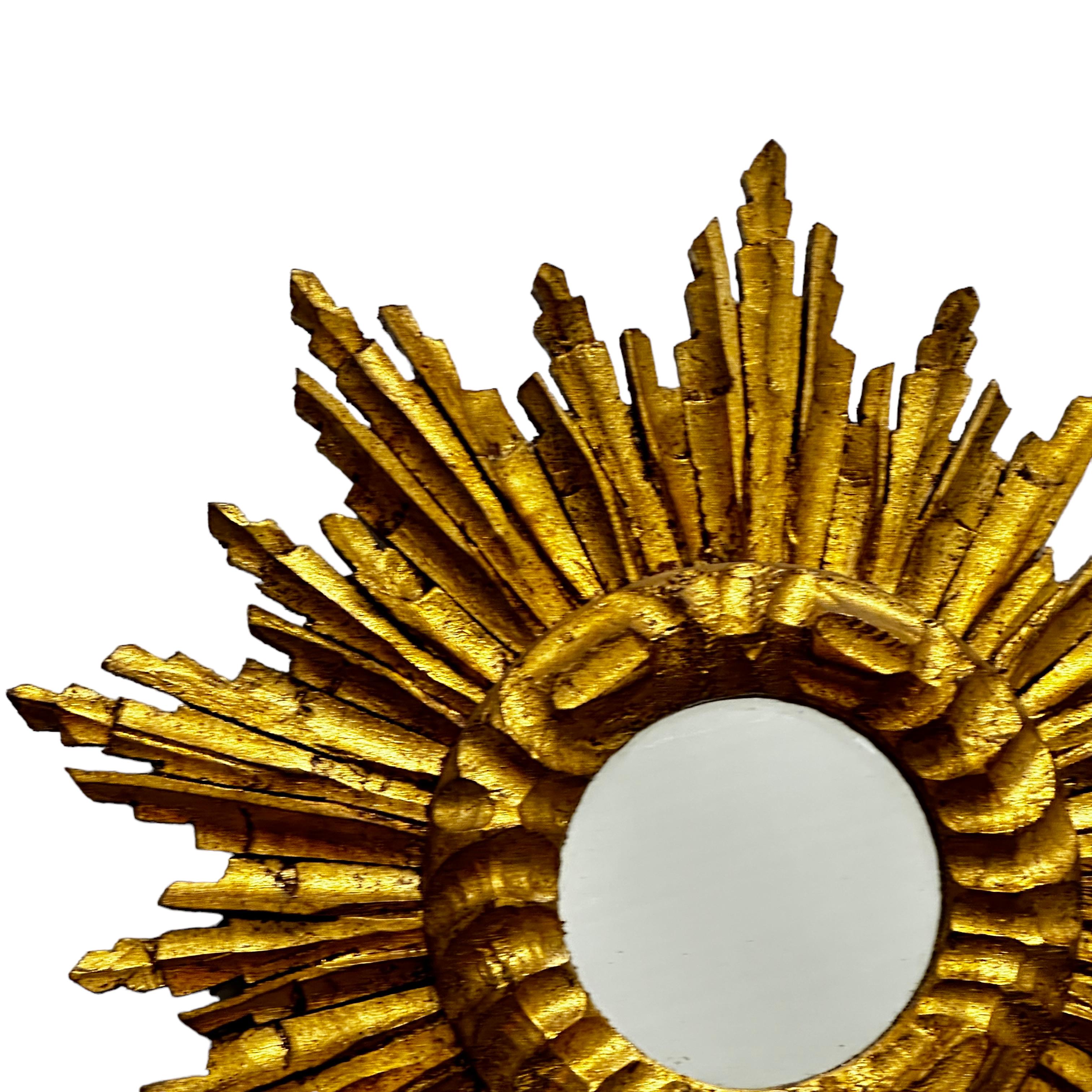 Petite French Starburst Sunburst Gilded Wood Mirror, circa 1950s In Good Condition In Nuernberg, DE