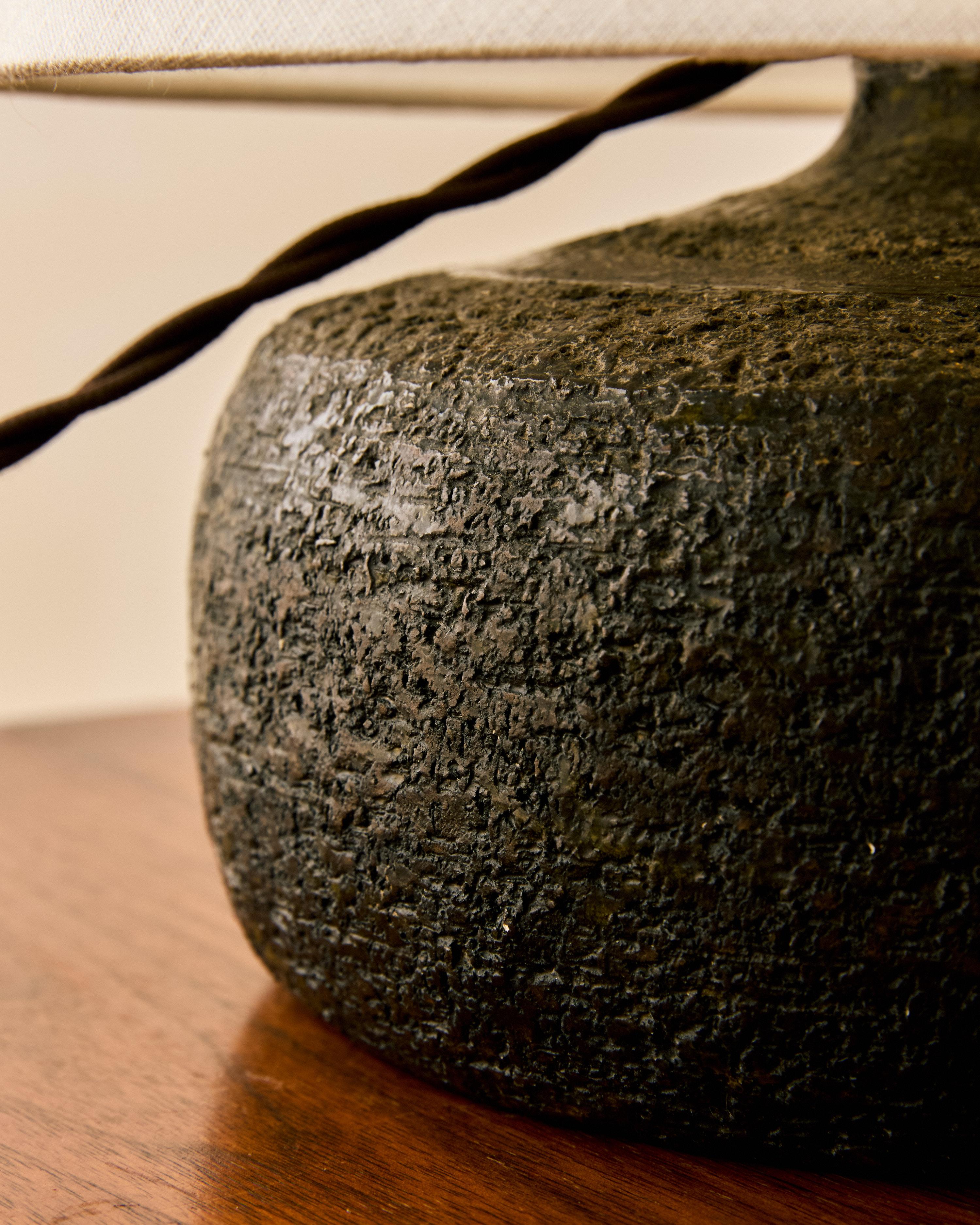 Kleine französische Steinlampe, ca. 1960er Jahre im Zustand „Gut“ im Angebot in Long Island City, NY