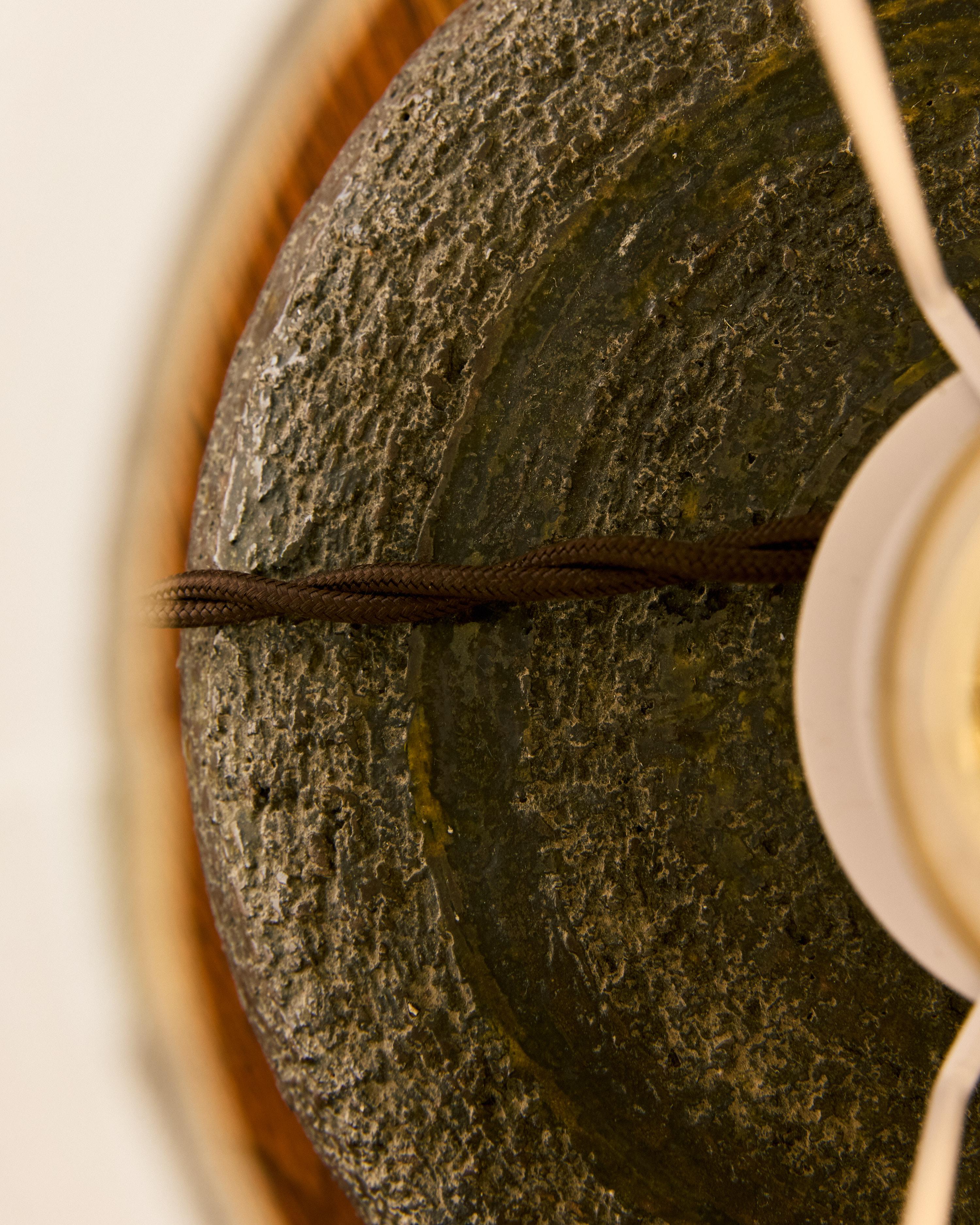 Kleine französische Steinlampe, ca. 1960er Jahre im Angebot 1