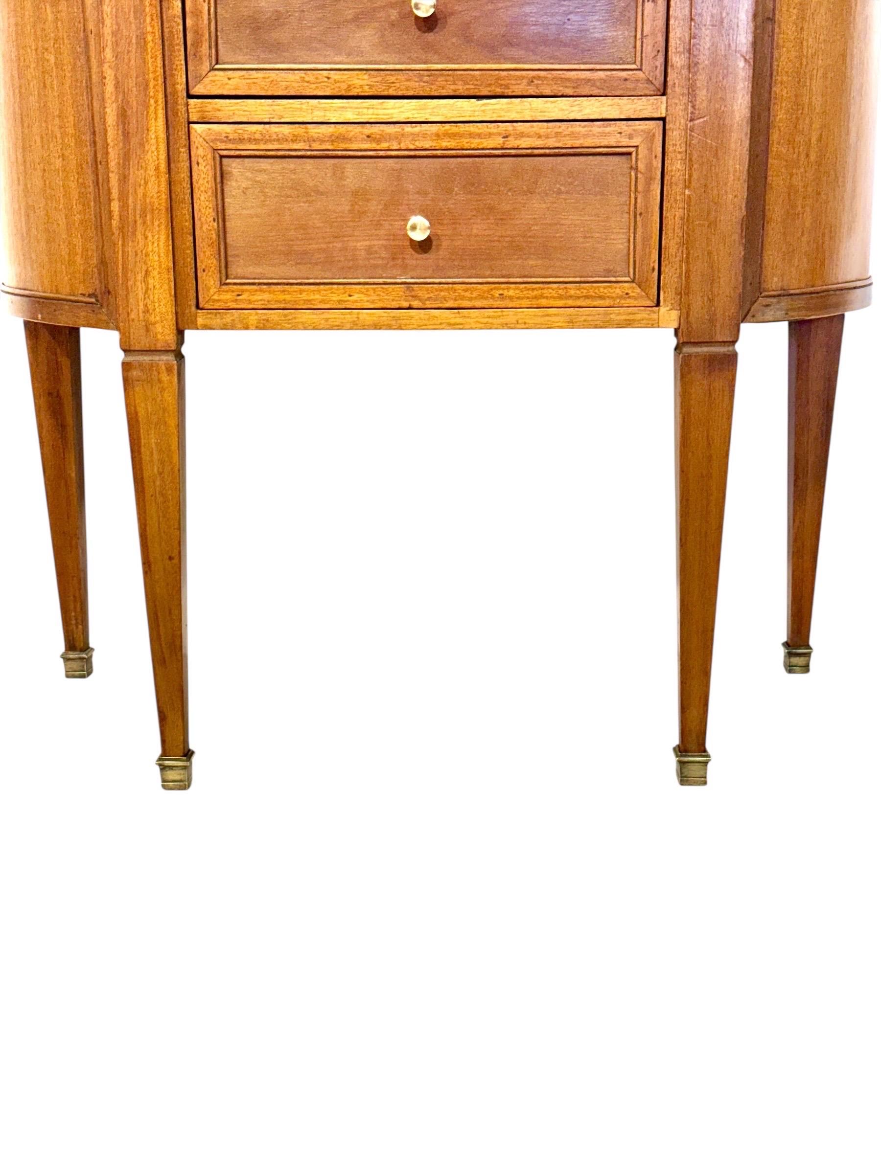 Petite Commode Demilune en noyer, plateau en marbre, fin du 19e siècle en vente 3