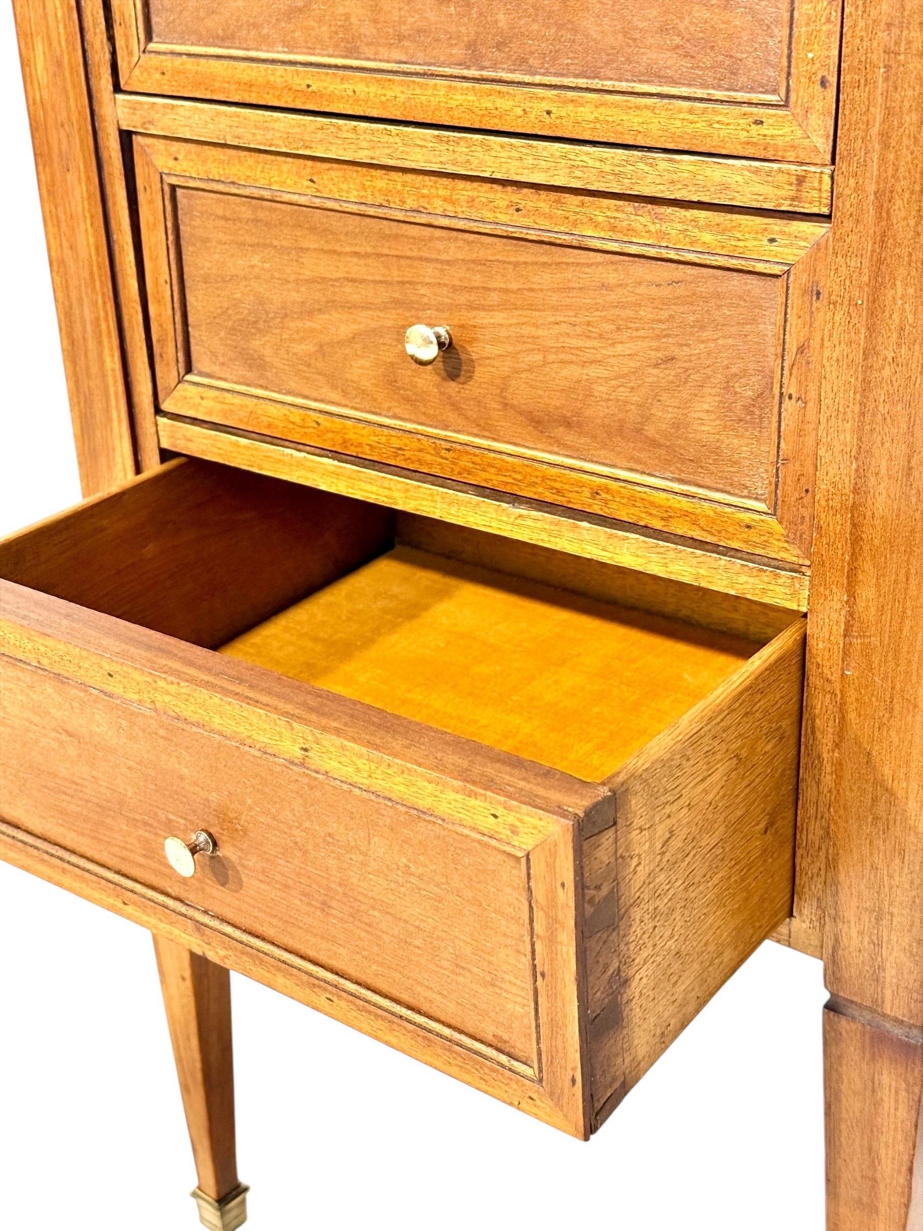 Petite Commode Demilune en noyer, plateau en marbre, fin du 19e siècle en vente 7