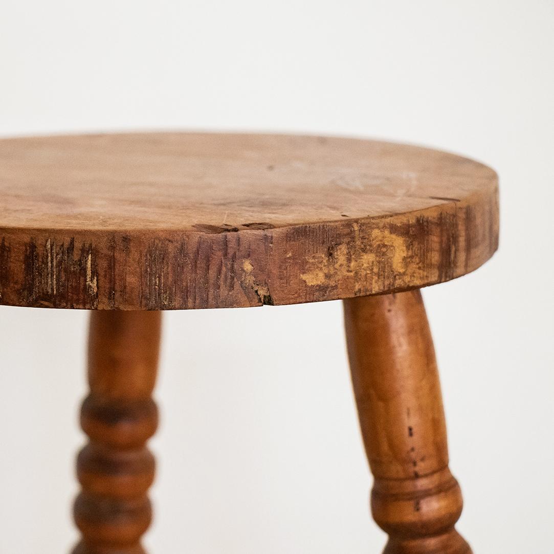 Petite French Wood Stool with Knobby Legs In Good Condition In Los Angeles, CA