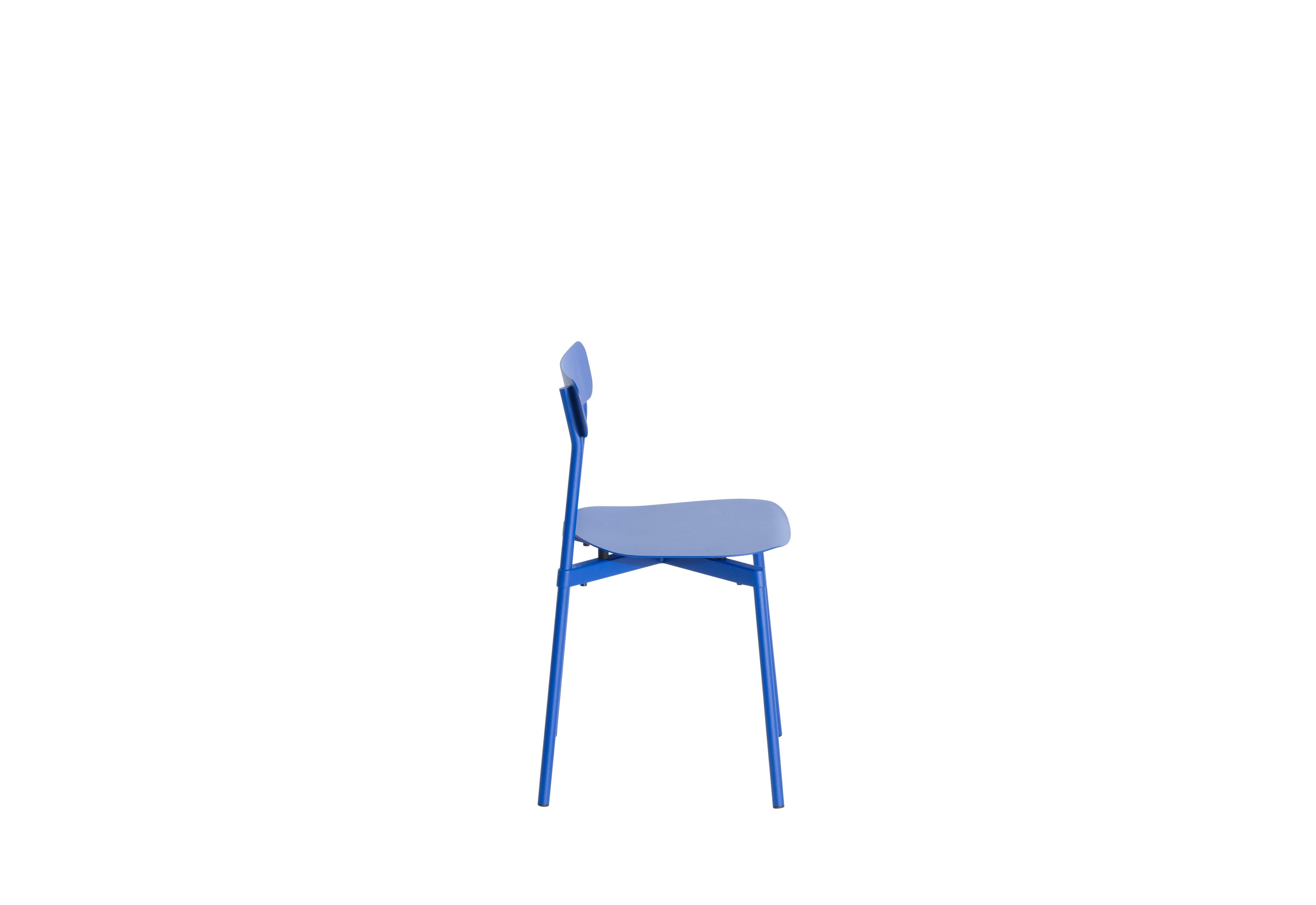 Petite Friture Fromme Chair in Blue Aluminium by Tom Chung, 2019

The Fromme chair stands out by its pure line and compact design. Absorbers placed under the seating gives a soft and very comfortable flexibility to the chair. Made from aluminium,