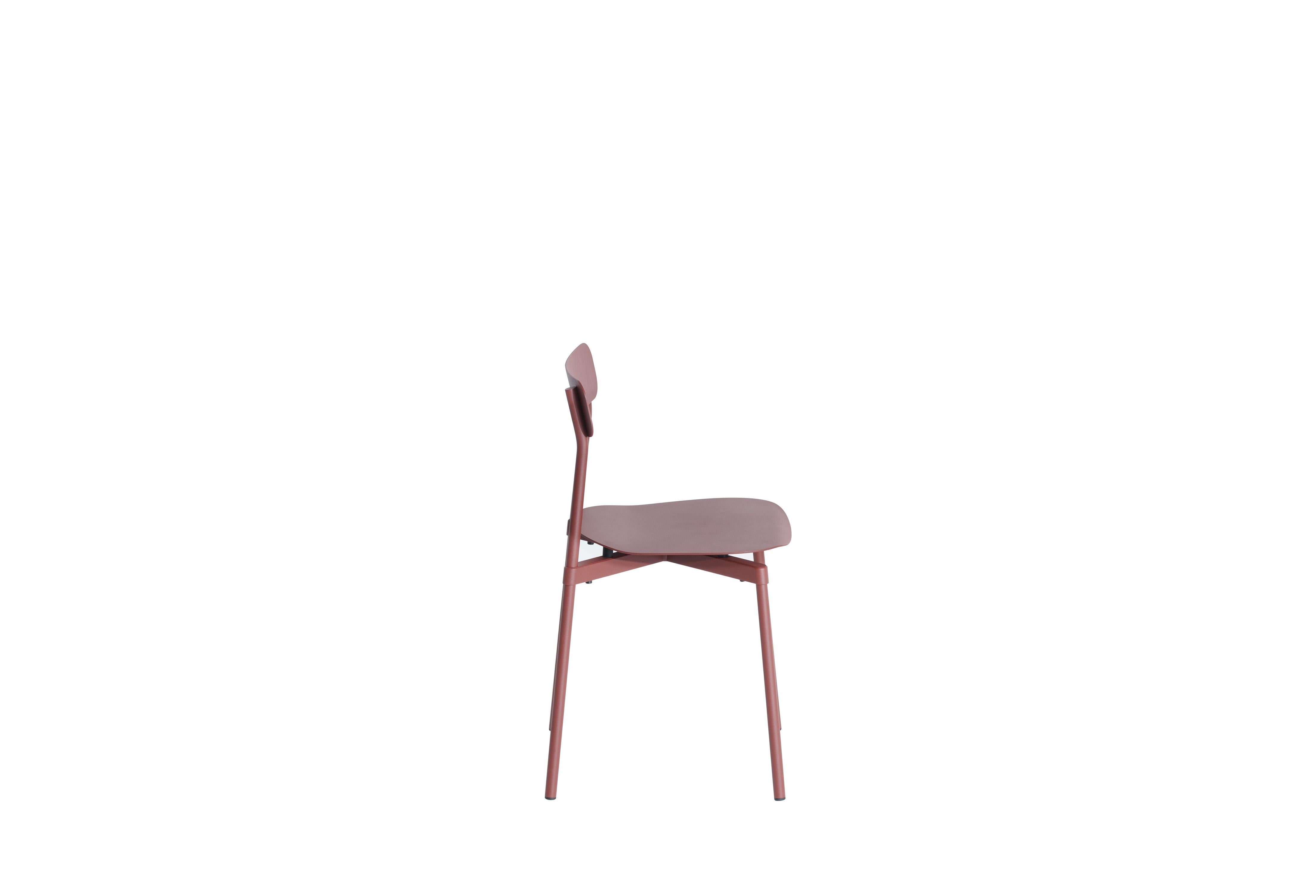 Petite Friture Fromme Chair in Brown-red Aluminium by Tom Chung, 2019

The Fromme chair stands out by its pure line and compact design. Absorbers placed under the seating gives a soft and very comfortable flexibility to the chair. Made from