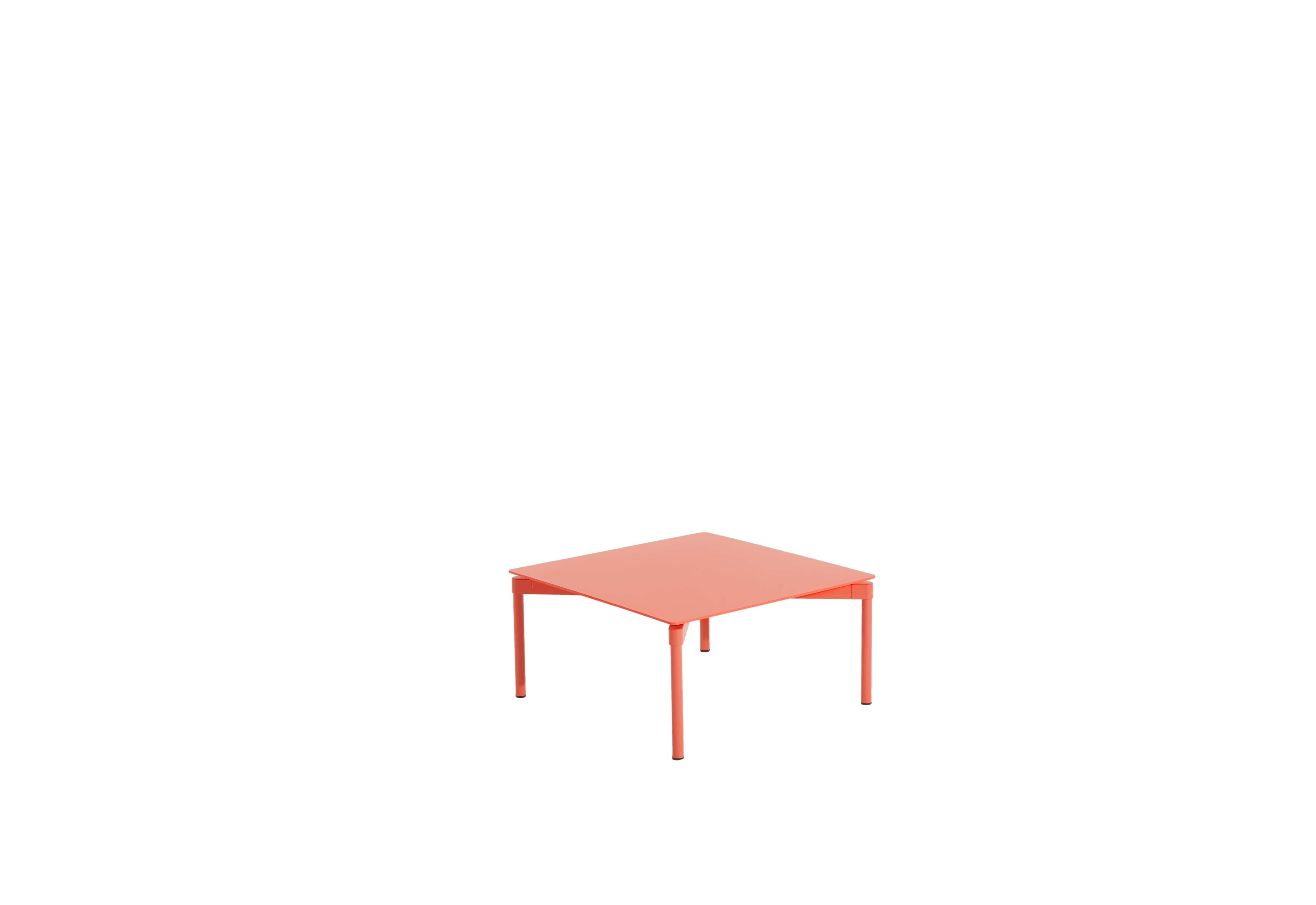 Petite Friture Fromme Coffee Table in Coral Aluminium by Tom Chung, 2020

The Fromme collection stands out by its pure line and compact design. Absorbers placed under the seating gives a soft and very comfortable flexibility to seats. Made from