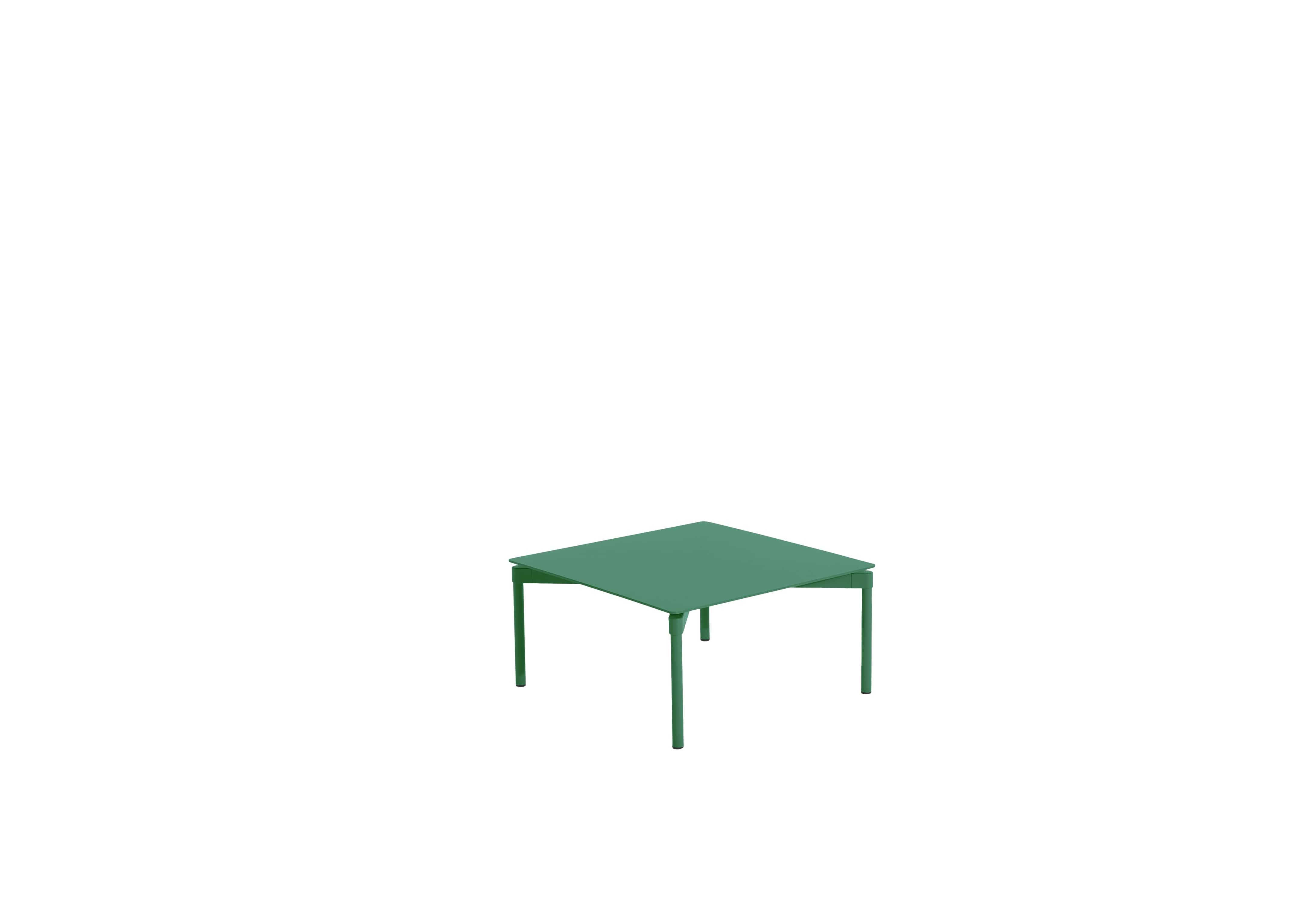 Petite Friture Fromme Couchtisch aus mint-grünem Aluminium von Tom Chung, 2020

Die Fromme Collection zeichnet sich durch ihre klare Linie und ihr kompaktes Design aus. Unter den Sitzen angebrachte Dämpfer verleihen den Sitzen eine weiche und sehr