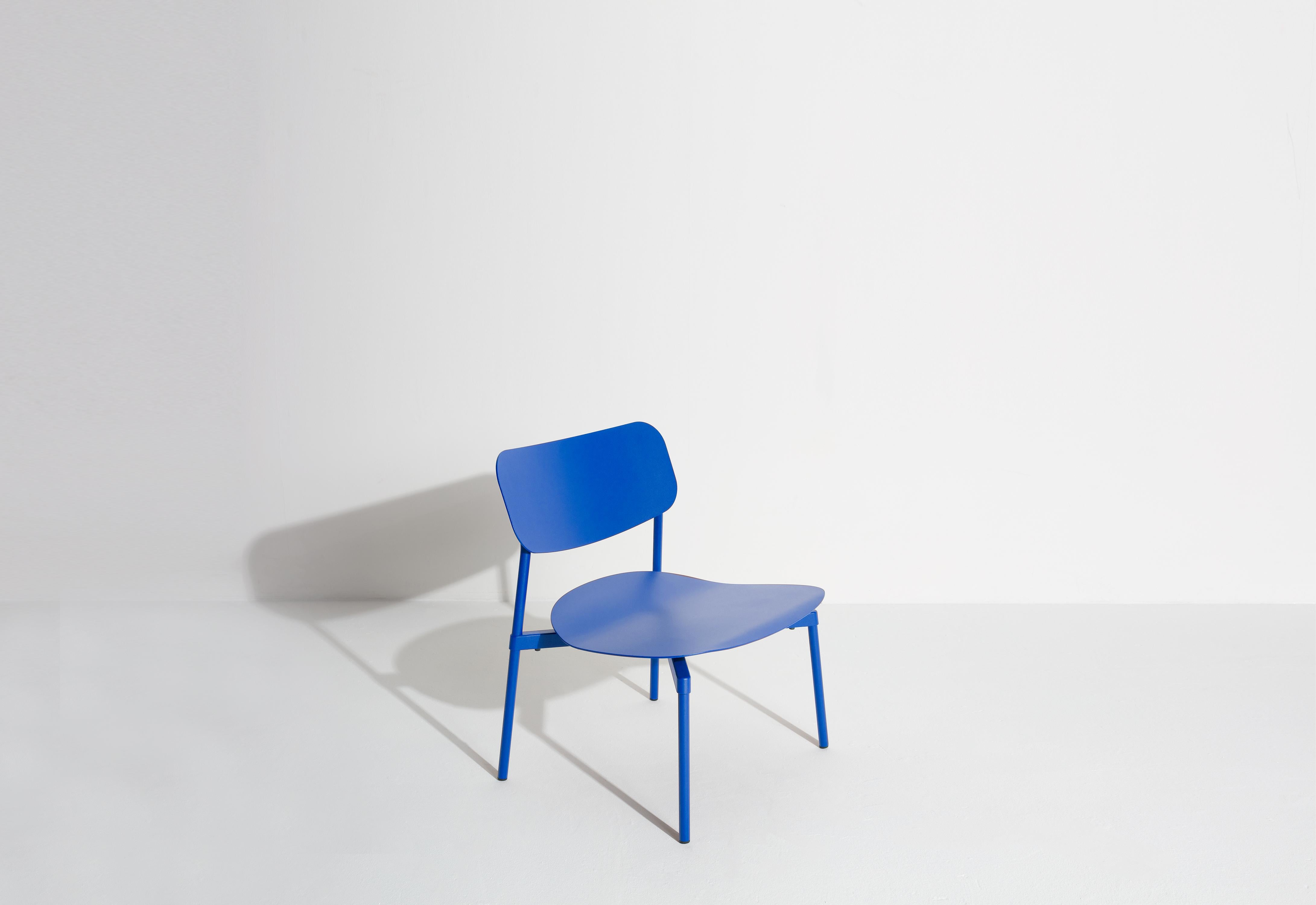 Petite Friture Fromme Lounge Armchair in Blue Aluminium by Tom Chung, 2020

La collection S/One se distingue par sa ligne épurée et son design compact. Les absorbeurs placés sous les sièges leur confèrent une flexibilité souple et très