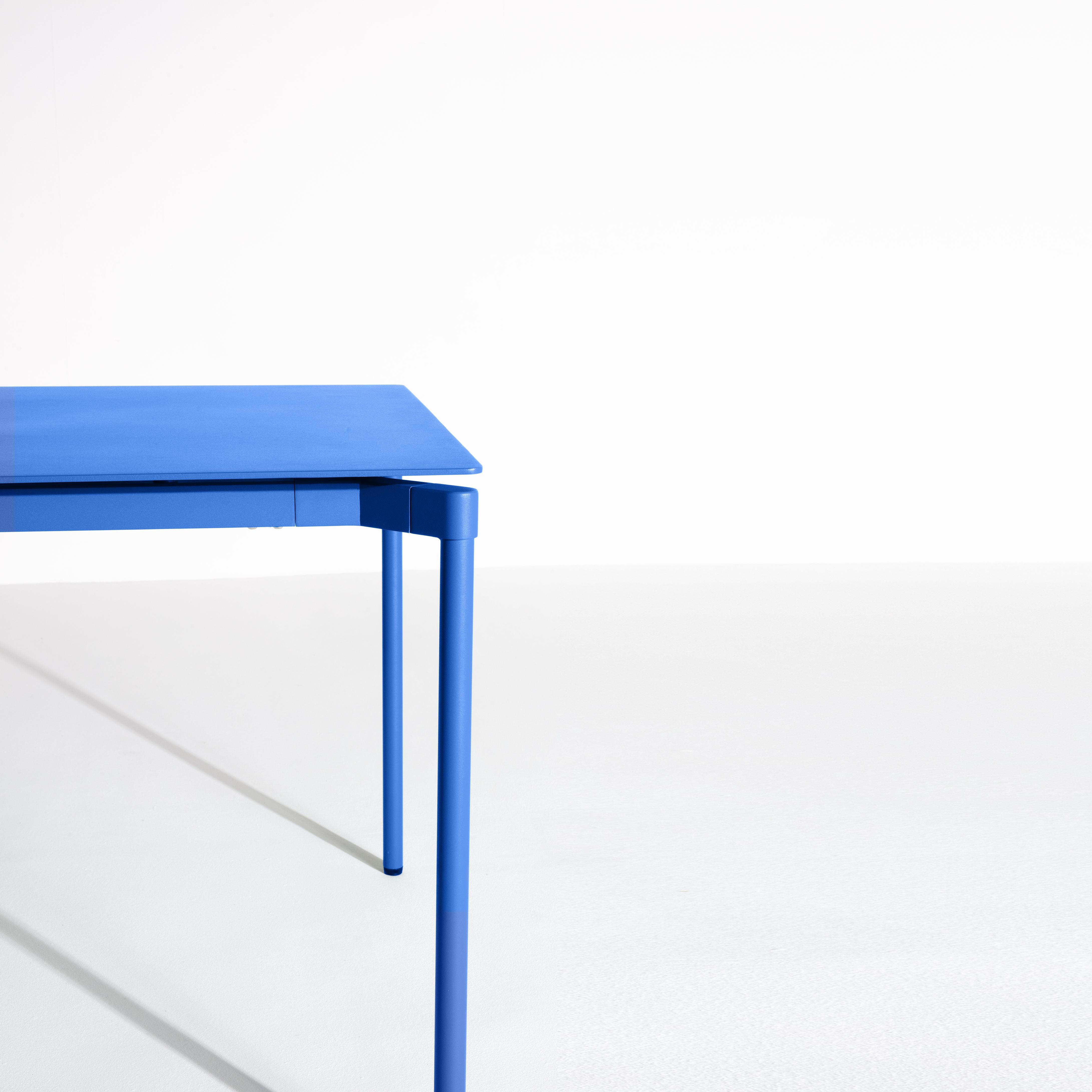 XXIe siècle et contemporain Petite table rectangulaire Friture Fromme en aluminium bleu par Tom Chung en vente