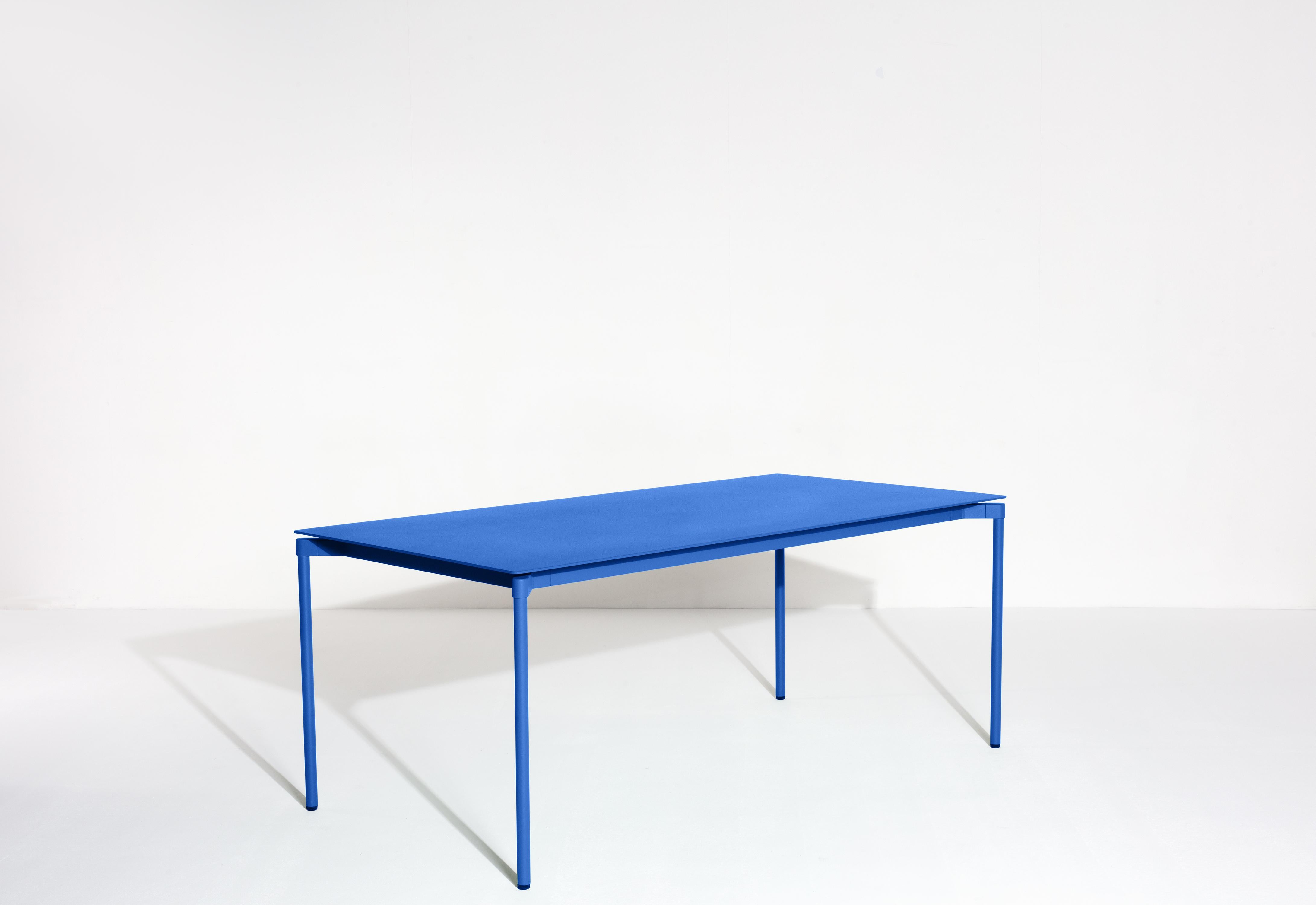 Petite table rectangulaire Friture Fromme en aluminium bleu par Tom Chung en vente 2