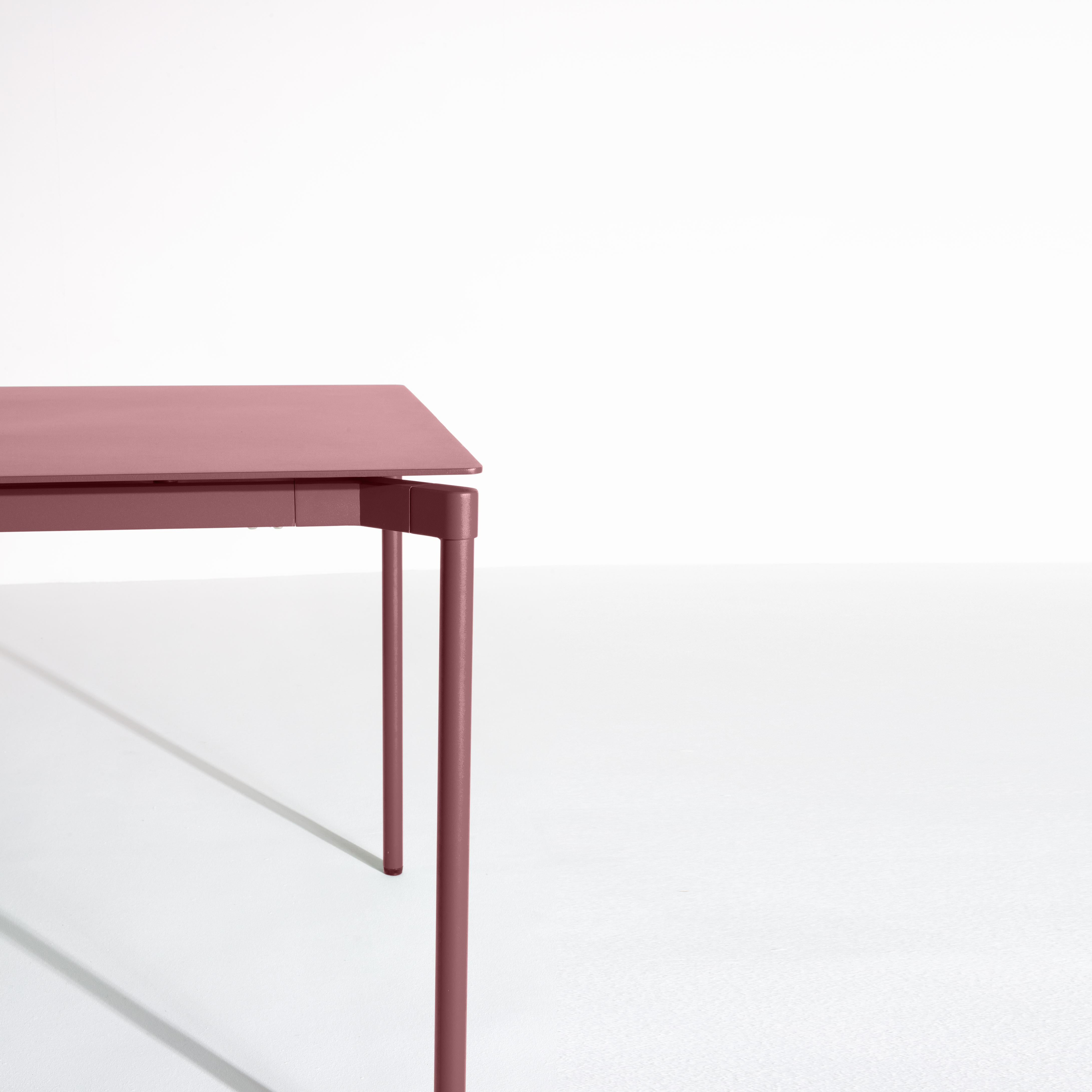 Petite table rectangulaire Friture Fromme en aluminium brun-rouge de Tom Chung Neuf - En vente à Brooklyn, NY
