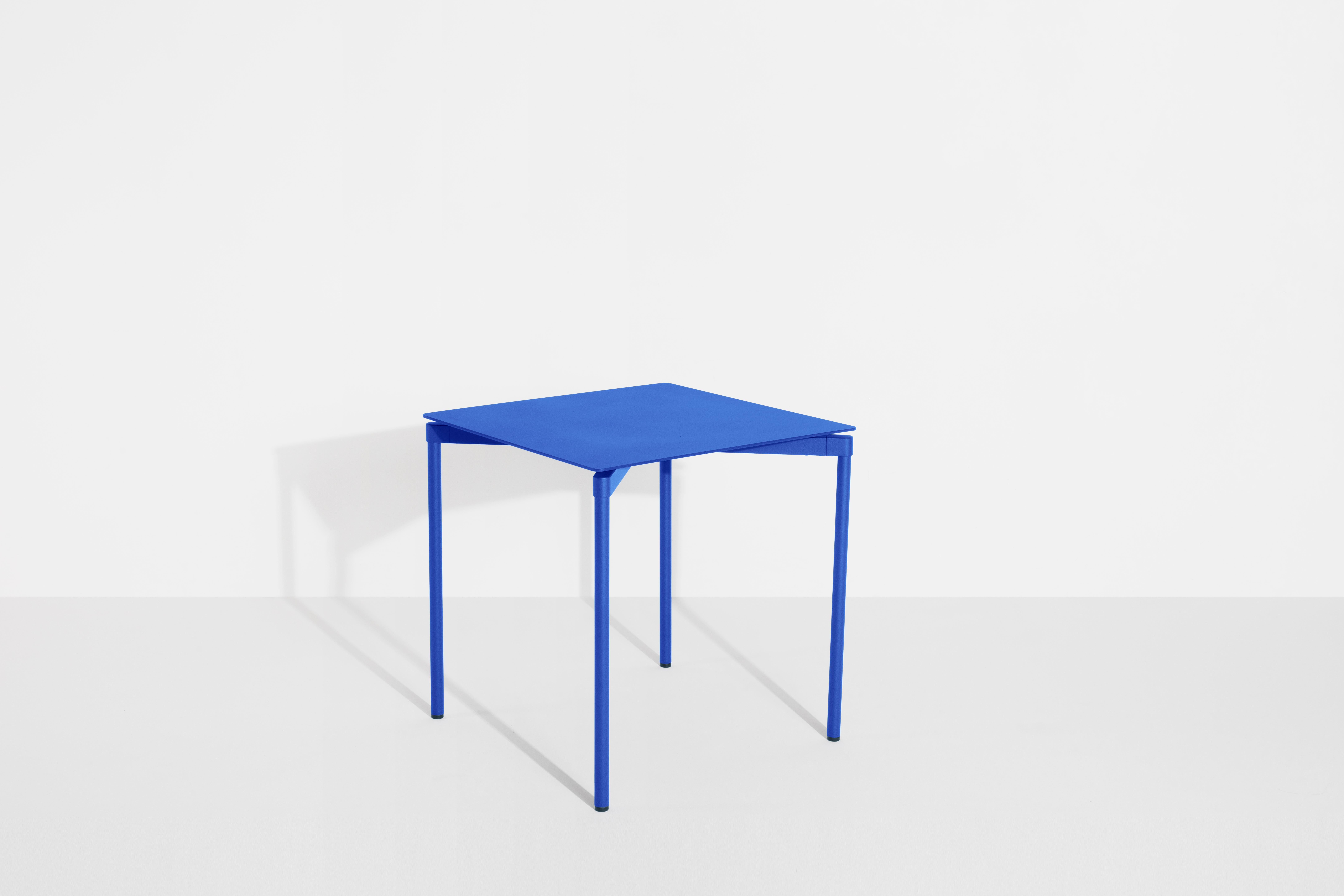 Aluminium Petite table carrée Friture Fromme en aluminium bleu par Tom Chung en vente