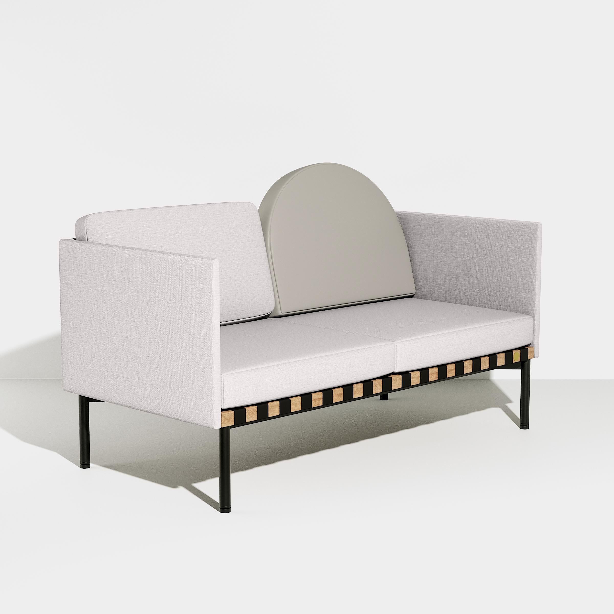 Petite Friture Grid 2-Sitzer Sofa mit Armlehne in Grau-Blau von Studio Pool, 2015

Pool hat die Grid-Kollektion in Anlehnung an den Bauhaus-Stil und zu Ehren der grafischen Talente entworfen. Jedes Element dieses vollständig modularen Systems behält