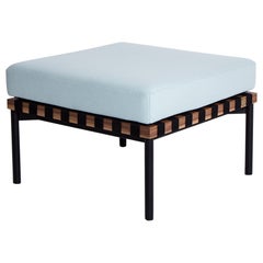 Petit tabouret à grille Friture gris-bleu avec noyer de Studio Pool, 2015