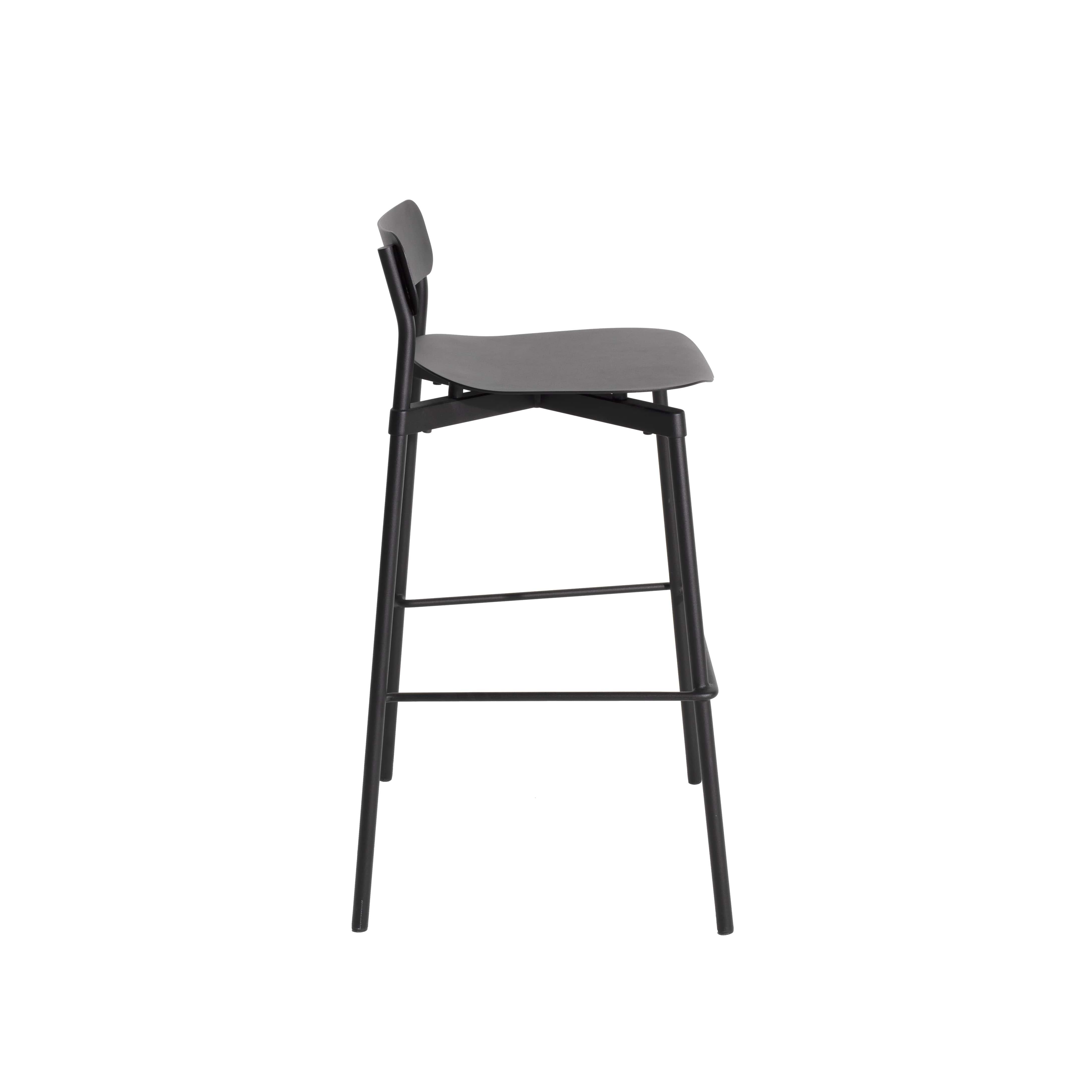 Petite Friture Large Fromme Bar stool in Black Aluminium by Tom Chung, 2020

The Fromme collection stands out by its pure line and compact design. Absorbers placed under the seating gives a soft and very comfortable flexibility to seats. Made from