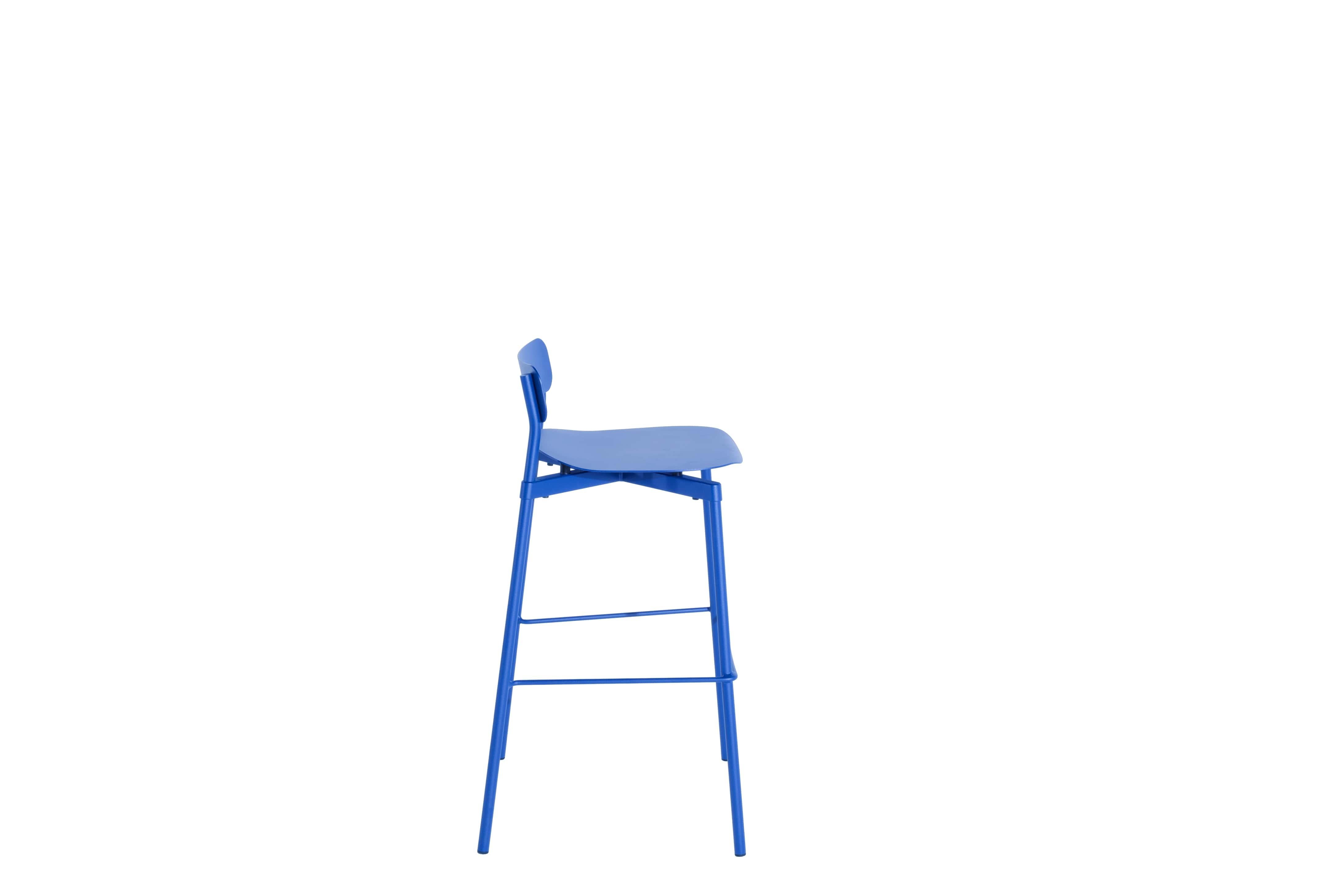 Petite Friture Large Fromme Bar stool in Blue Aluminium by Tom Chung, 2020

The Fromme collection stands out by its pure line and compact design. Absorbers placed under the seating gives a soft and very comfortable flexibility to seats. Made from