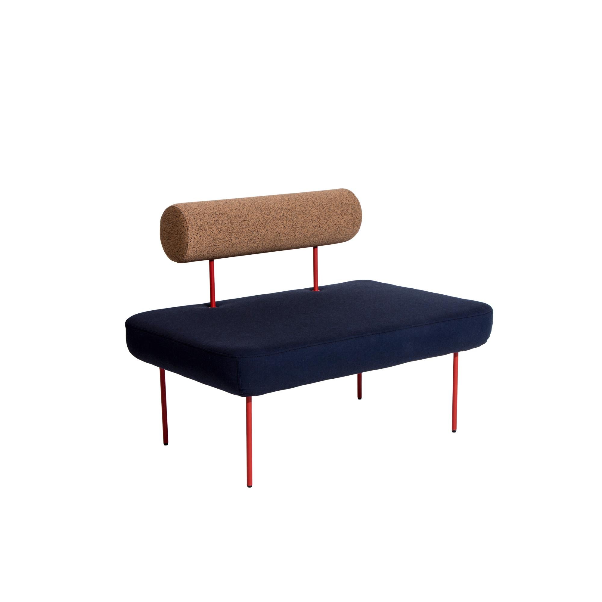 Petite Friture Large Hoff Armchair in Blue and Brown by Morten & Jonas, 2015

Hoff, créée par le duo de designers Morten & Jonas, est une collection de deux tabourets et de deux fauteuils modulaires. Ils peuvent être combinés pour former un canapé