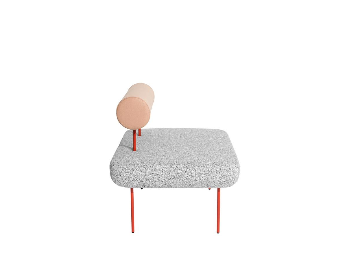 Petite Friture Large Hoff Armchair in Grey and Pink par Morten & Jonas, 2015

Hoff, créée par le duo de designers Morten & Jonas, est une collection de deux tabourets et de deux fauteuils modulaires. Ils peuvent être combinés pour former un canapé