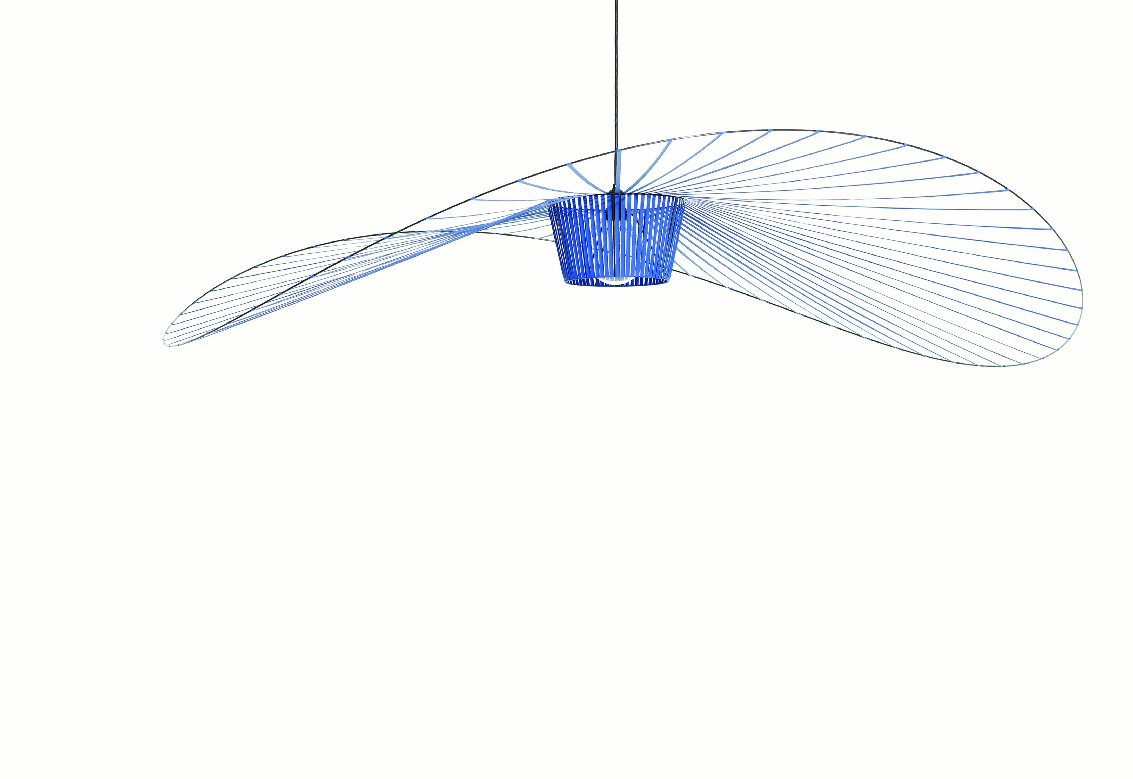 Petite Friture Large Vertigo Suspension Light in Cobalt par Constance Guisset, 2010

Éditée par Petite Friture en 2010, la suspension Vertigo est aujourd'hui une icône du design contemporain. Avec sa structure ultra-légère en fibre de verre, tendue