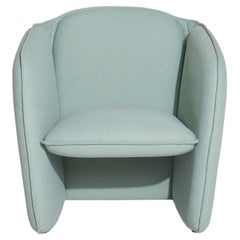 Poltrona Petite Friture Lily in azzurro di Färg & Blanche, 2022