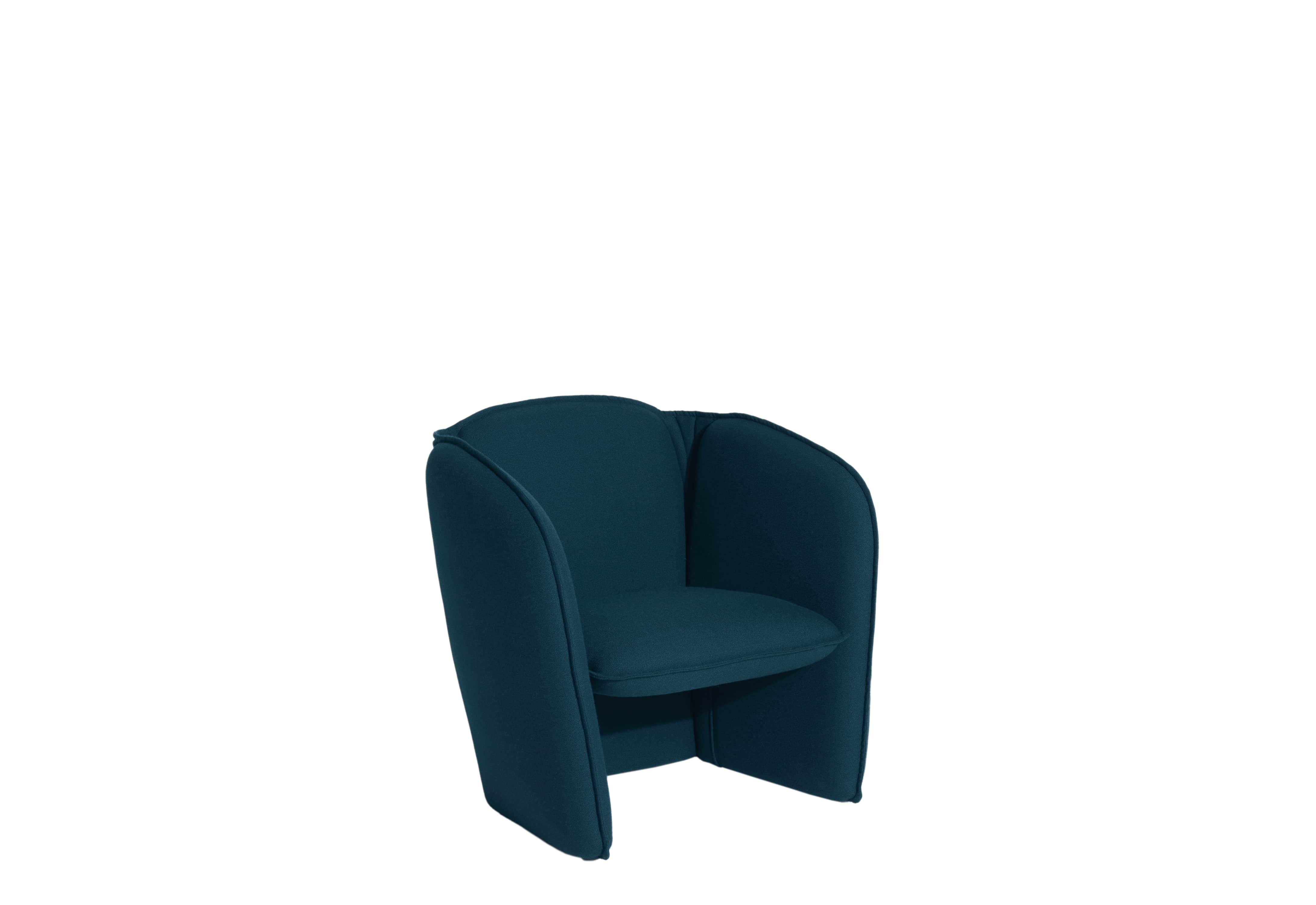 Petite Friture Lily Armchair in Navy Blue by Färg & Blanche, 2022

A comprehensive collection comprising a sofa and armchair. With impeccable, concise proportions, and smooth and organic contours for a hospitable feel.

Established in Stockholm