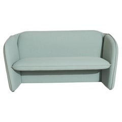 Divano Petite Friture Lily in azzurro di Färg & Blanche, 2022
