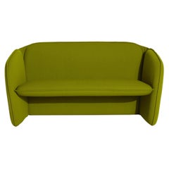 Sofá Petite Friture Lily en verde oliva de Färg & Blanche, 2022