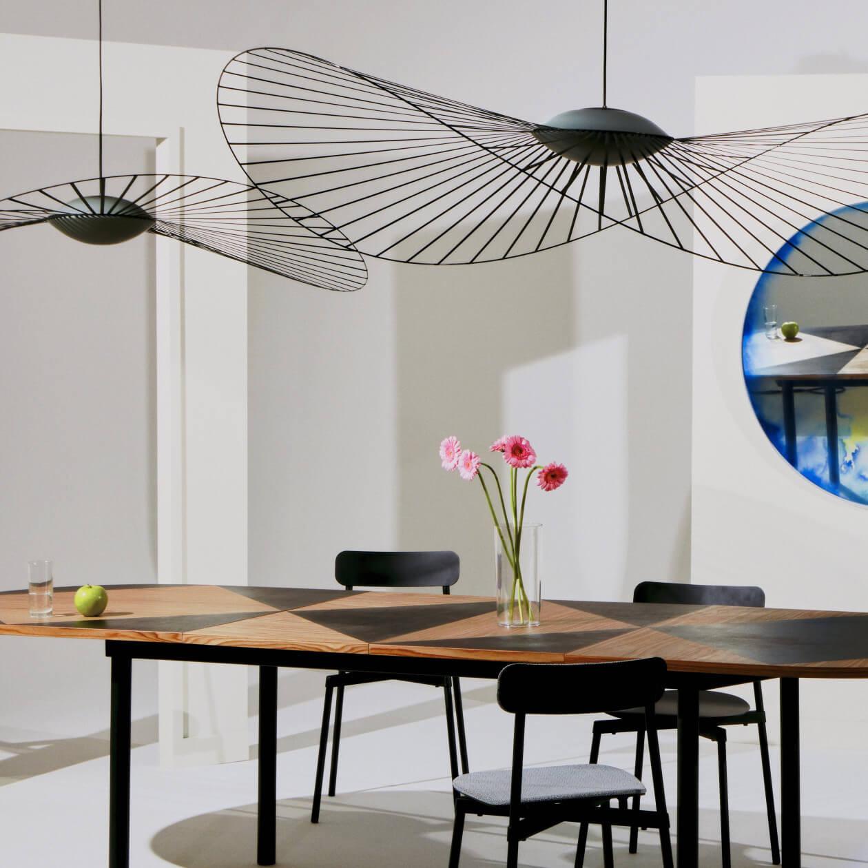 Vetroresina Petite Friture Lampada a sospensione media Vertigo Nova in nero di Constance Guisset in vendita