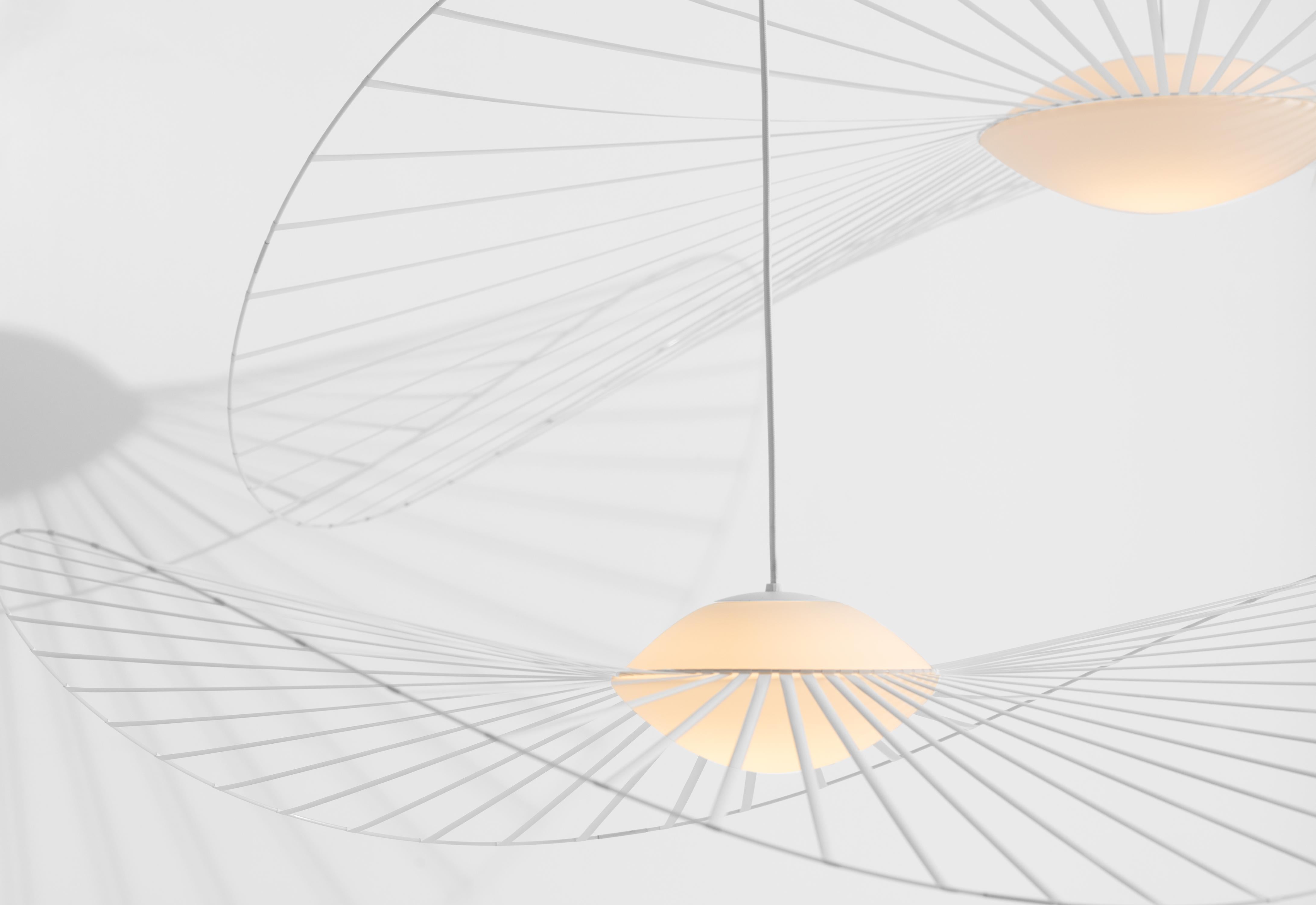 Petite lampe à suspension Vertigo Nova de taille moyenne en blanc par Constance Guisset en vente 5