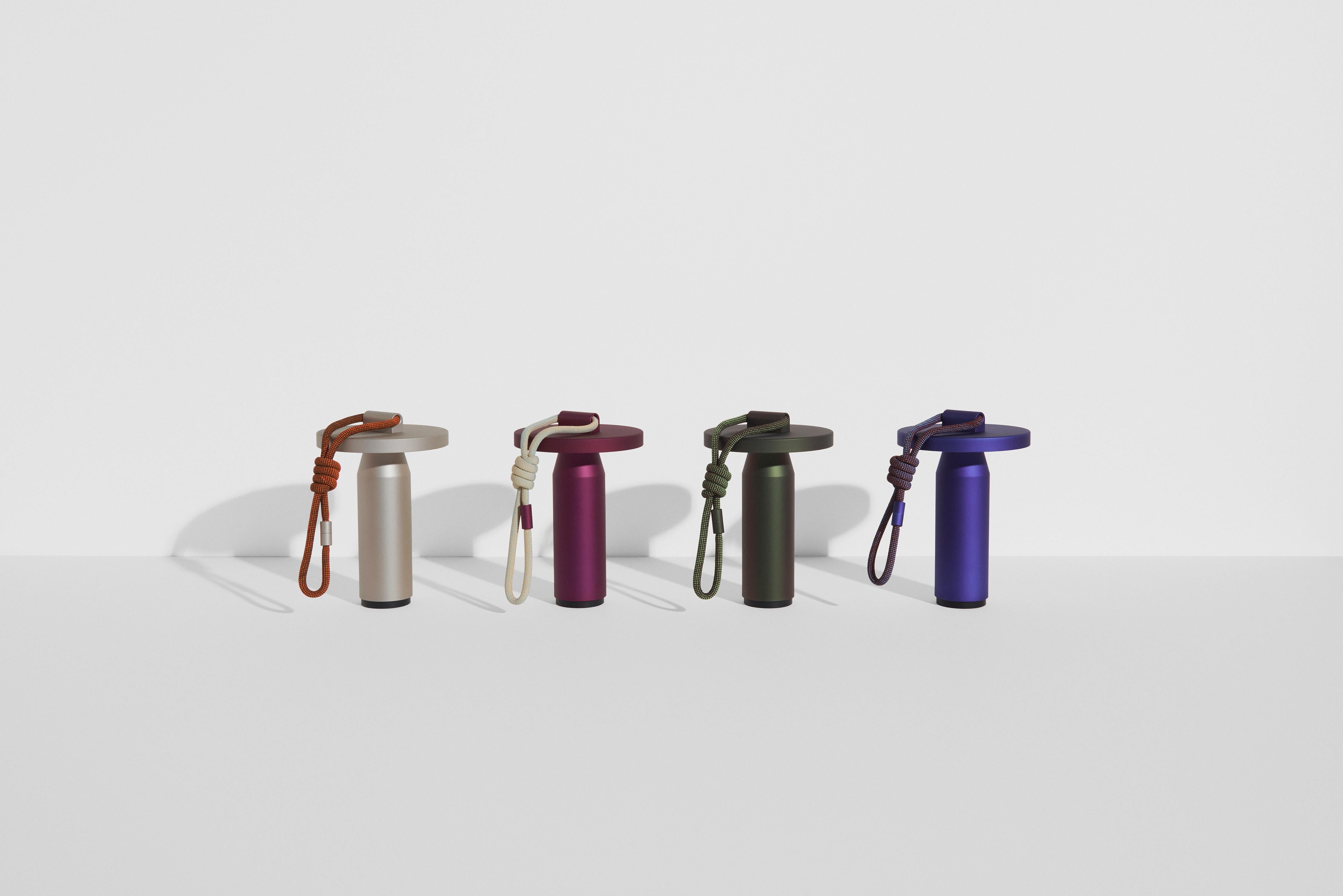 PETITE FRITURE Quasar, Tragbare Außenlampe, Grün, Designer Samy Rio (Aluminium) im Angebot