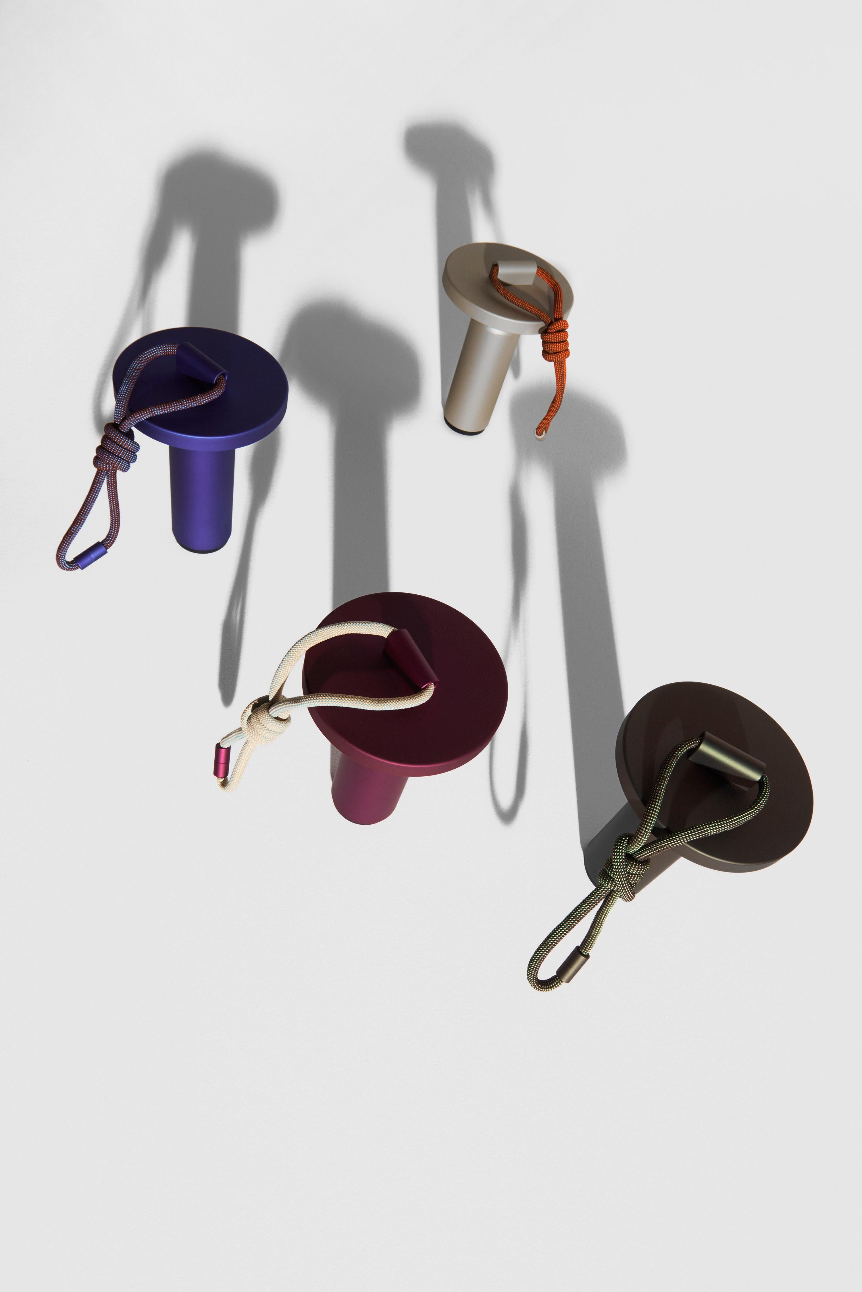 PETITE FRITURE Quasar, Tragbare Außenlampe, Grau, Designer Samy Rio (Pulverbeschichtet) im Angebot