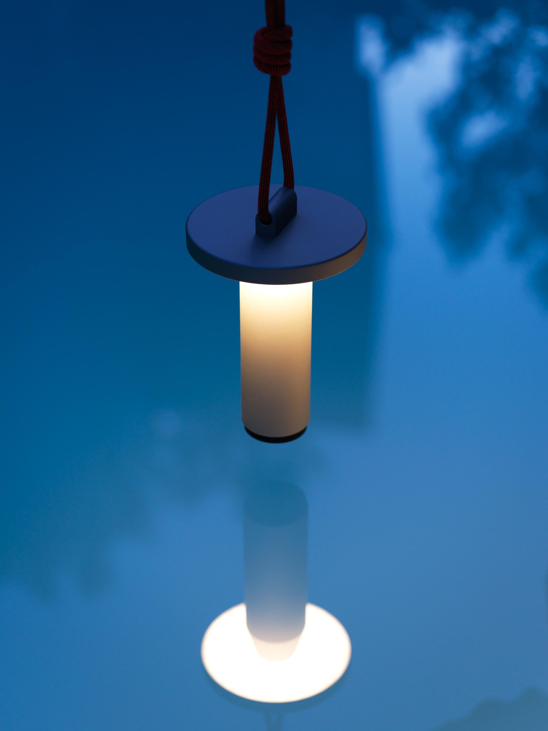 PETITE FRITURE Quasar, Tragbare Außenlampe, Grau, Designer Samy Rio im Zustand „Neu“ im Angebot in New York, NY