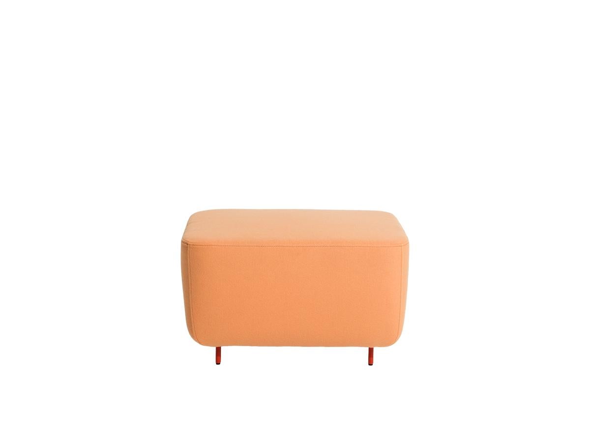 Petite Friture Petit tabouret Hoff en orange par Morten & Jonas, 2015

Hoff, créée par le duo de designers Morten & Jonas, est une collection de deux tabourets et de deux fauteuils modulaires. Ils peuvent être combinés pour former un canapé ainsi