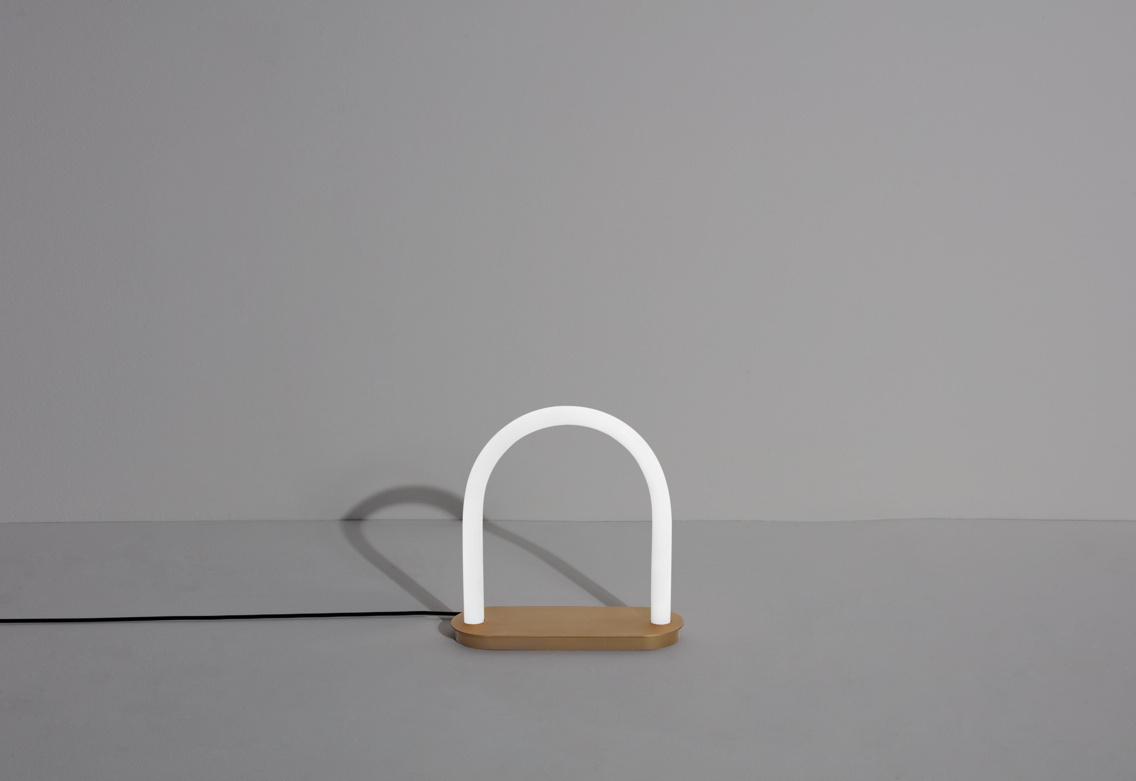 Petite lampe de bureau Friture invisible en laiton translucide de Studio Pepe en vente 1