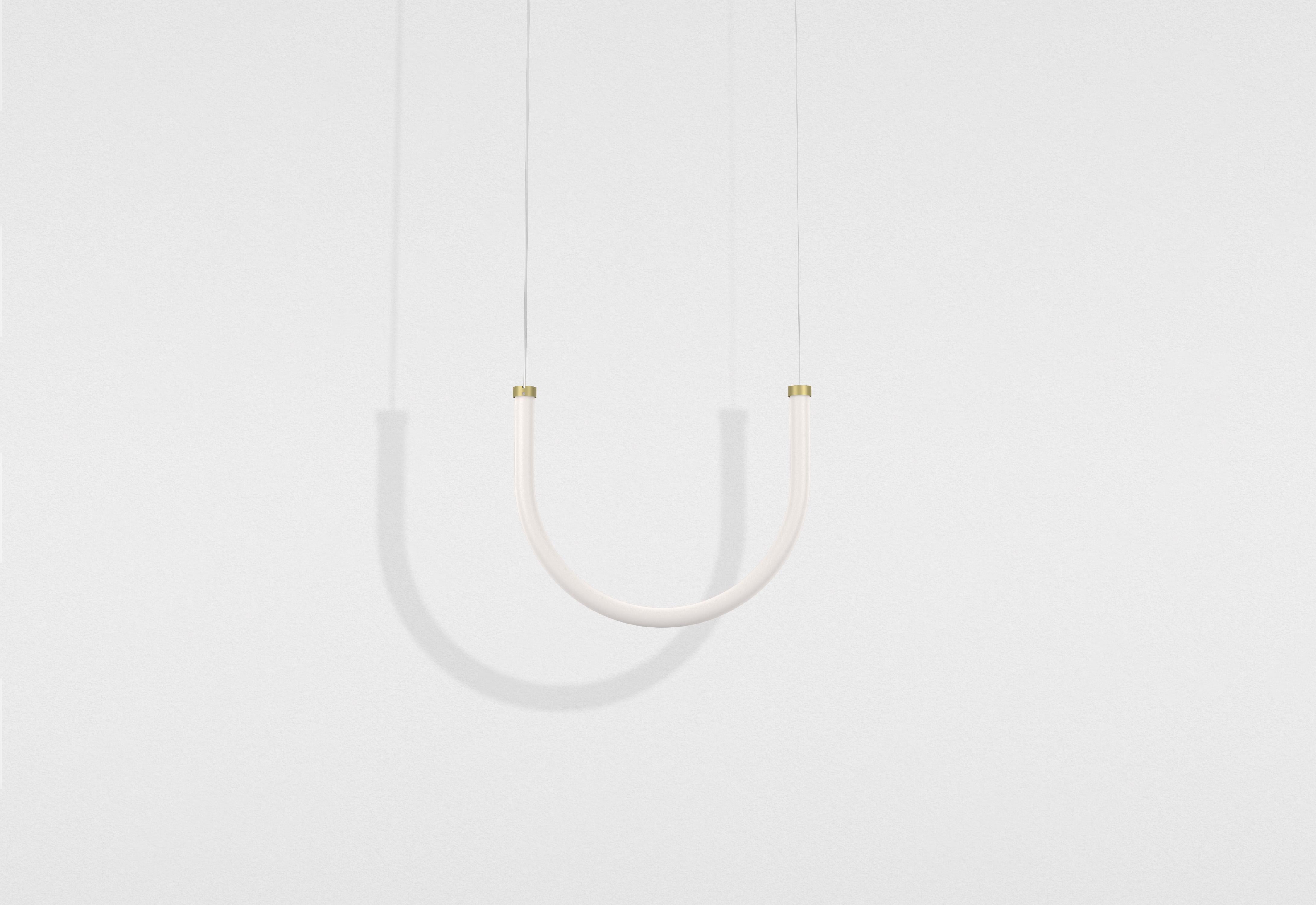 Petite Friture Unseen Lampada a sospensione U in ottone traslucido con luce LED curva in vendita 1