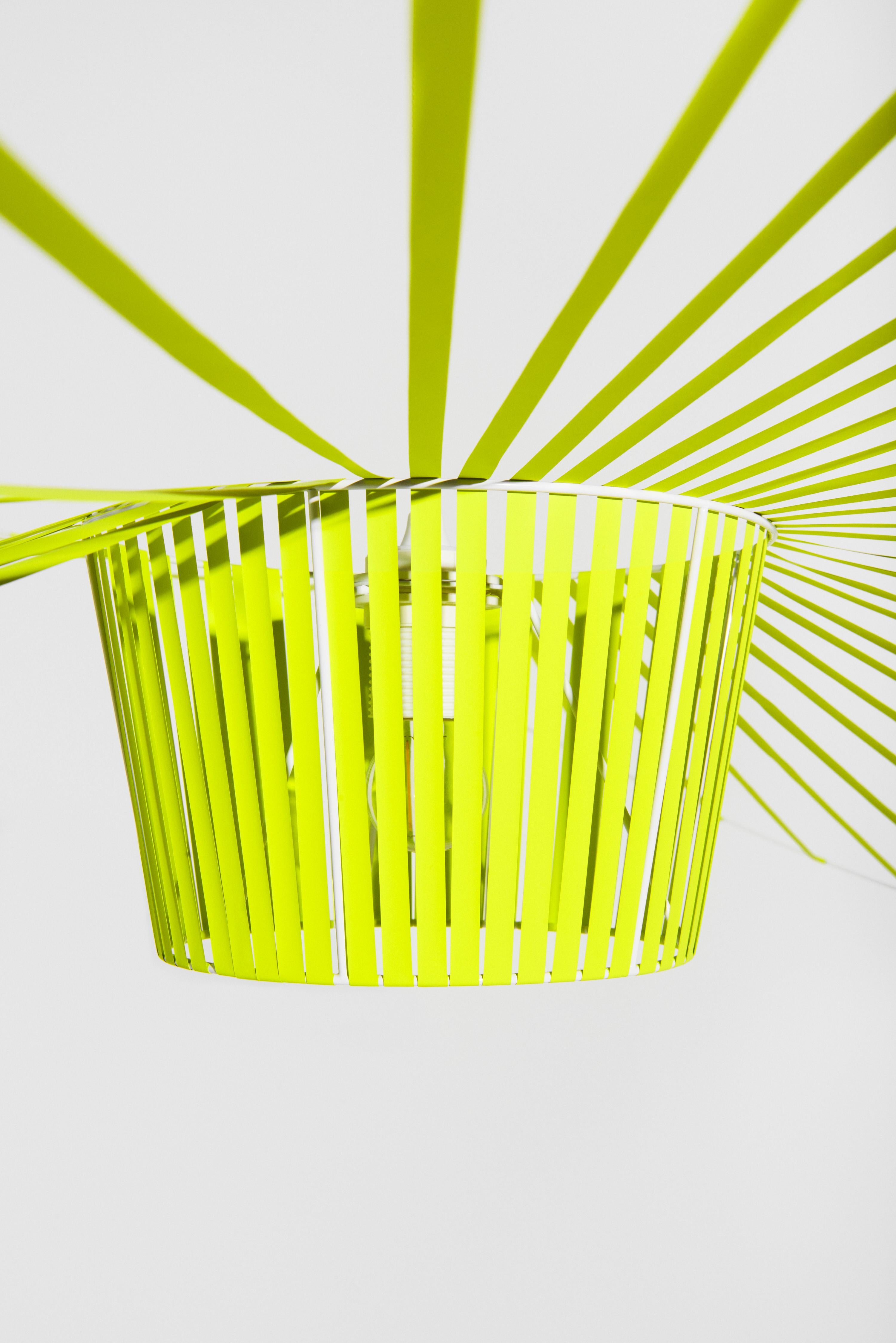 XXIe siècle et contemporain Lampe à suspension Vertigo, jaune, de la designer Constance Guisset en vente