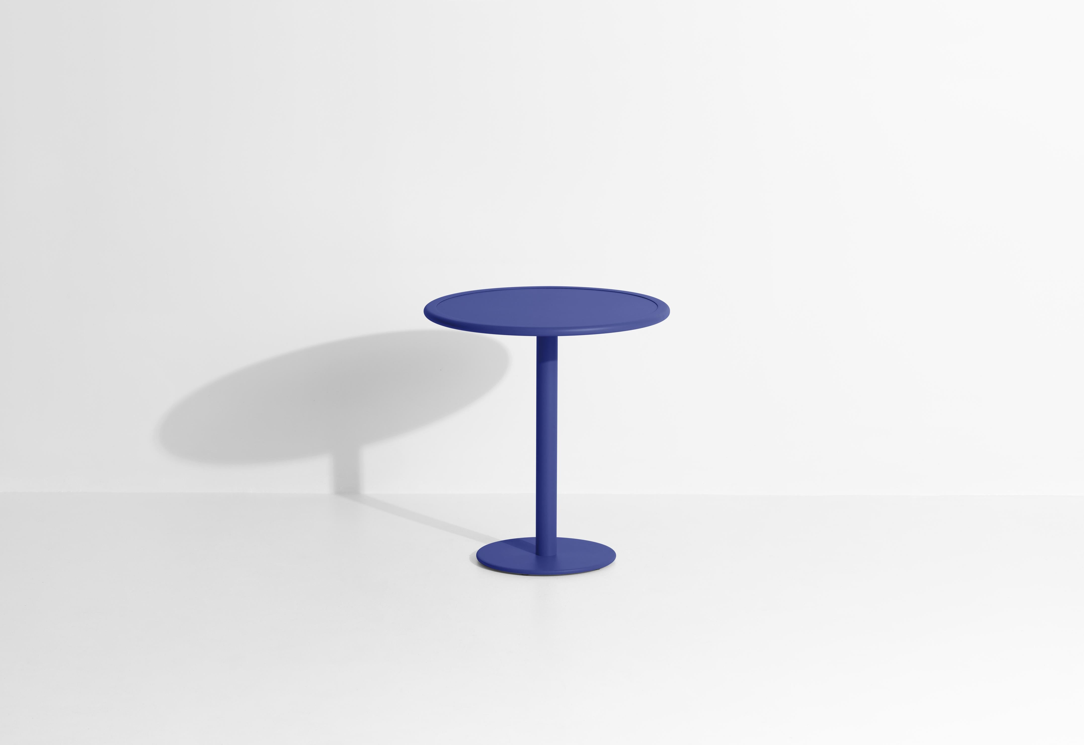Petite Friture Week-End Bistro Round Dining Table in Blue Aluminium by Studio BrichetZiegler, 2017

The week-end collection is a full range of outdoor furniture, in aluminium grained epoxy paint, matt finish, that includes 18 functions and 8