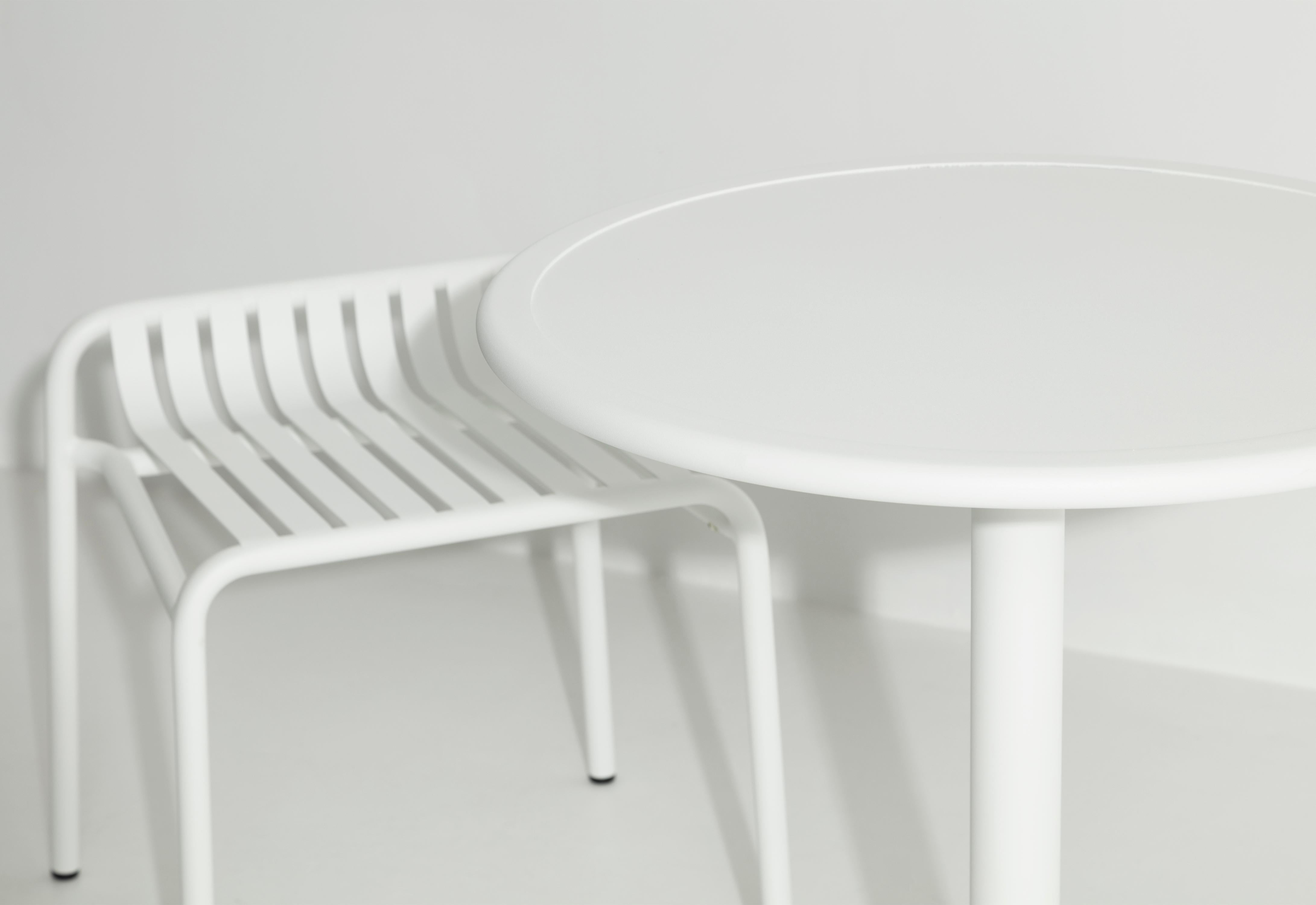 Petite Friture Week-End Bistro Round Dining Table in White Aluminium by Studio BrichetZiegler, 2017

The week-end collection is a full range of outdoor furniture, in aluminium grained epoxy paint, matt finish, that includes 18 functions and 8