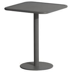 Petite table de salle à manger carrée Bistro Week-end en aluminium anthracite, 2017