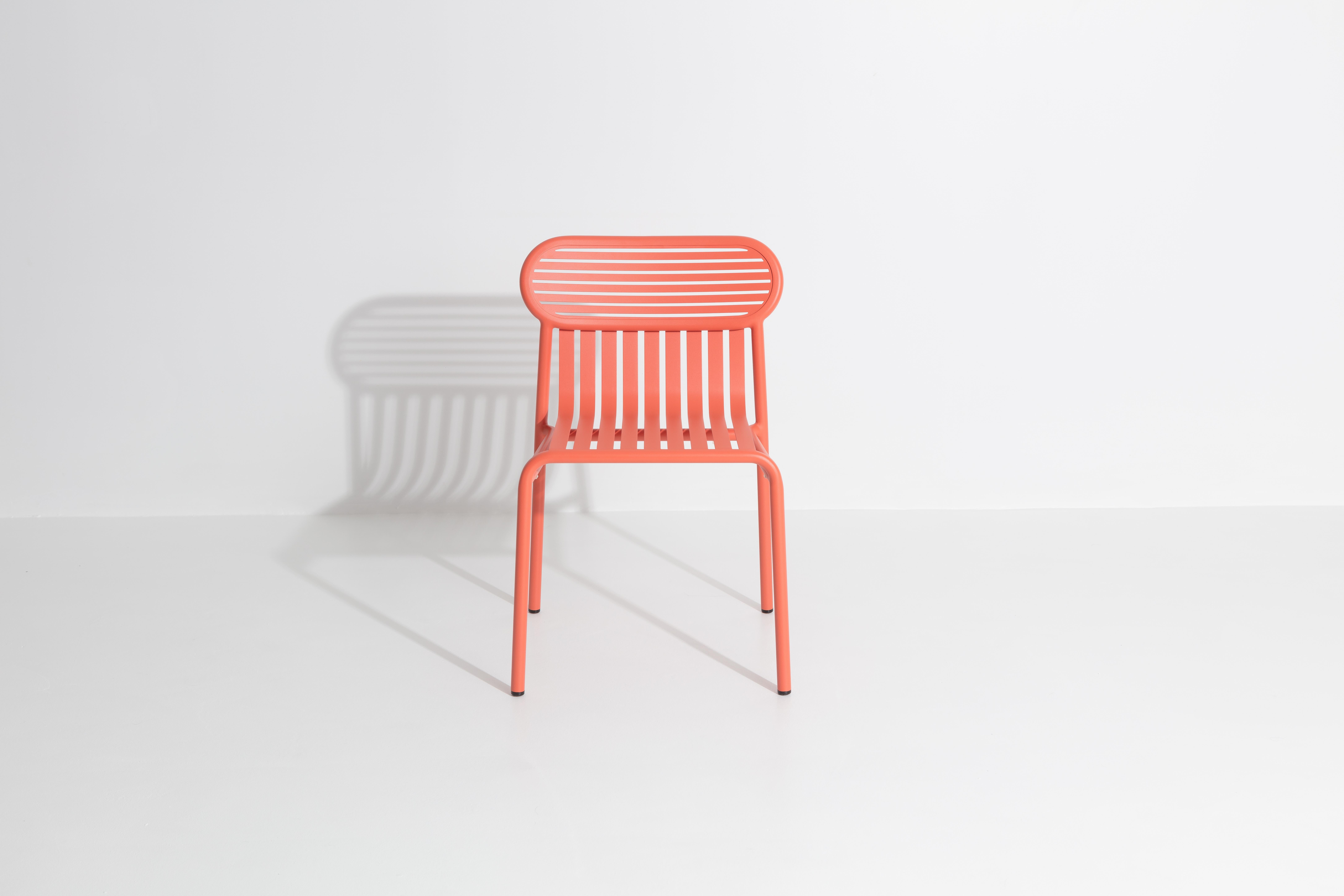 Sedia Petite Friture Week-End in alluminio corallo di Studio A, 2017

La collezione week-end è una gamma completa di mobili per esterni, in vernice epossidica a grana di alluminio, con finitura opaca, che comprende 18 funzioni e 8 colori per il