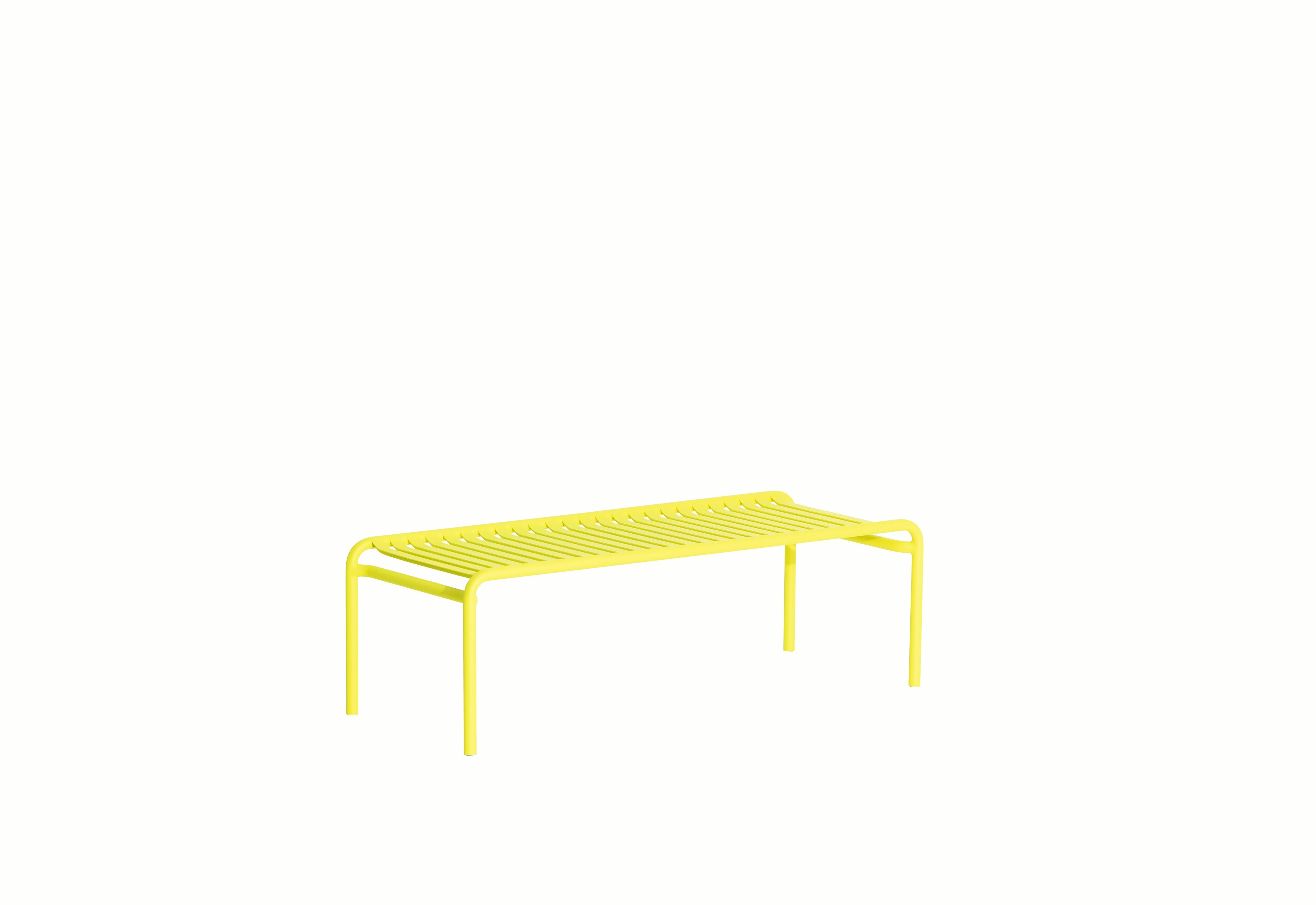 Petite Friture Week-End Long Coffee Table en aluminium jaune par Studio BrichetZiegler, 2017

La collection week-end est une gamme complète de mobilier d'extérieur, en peinture époxy aluminium grainé, finition mate, qui comprend 18 fonctions et 8