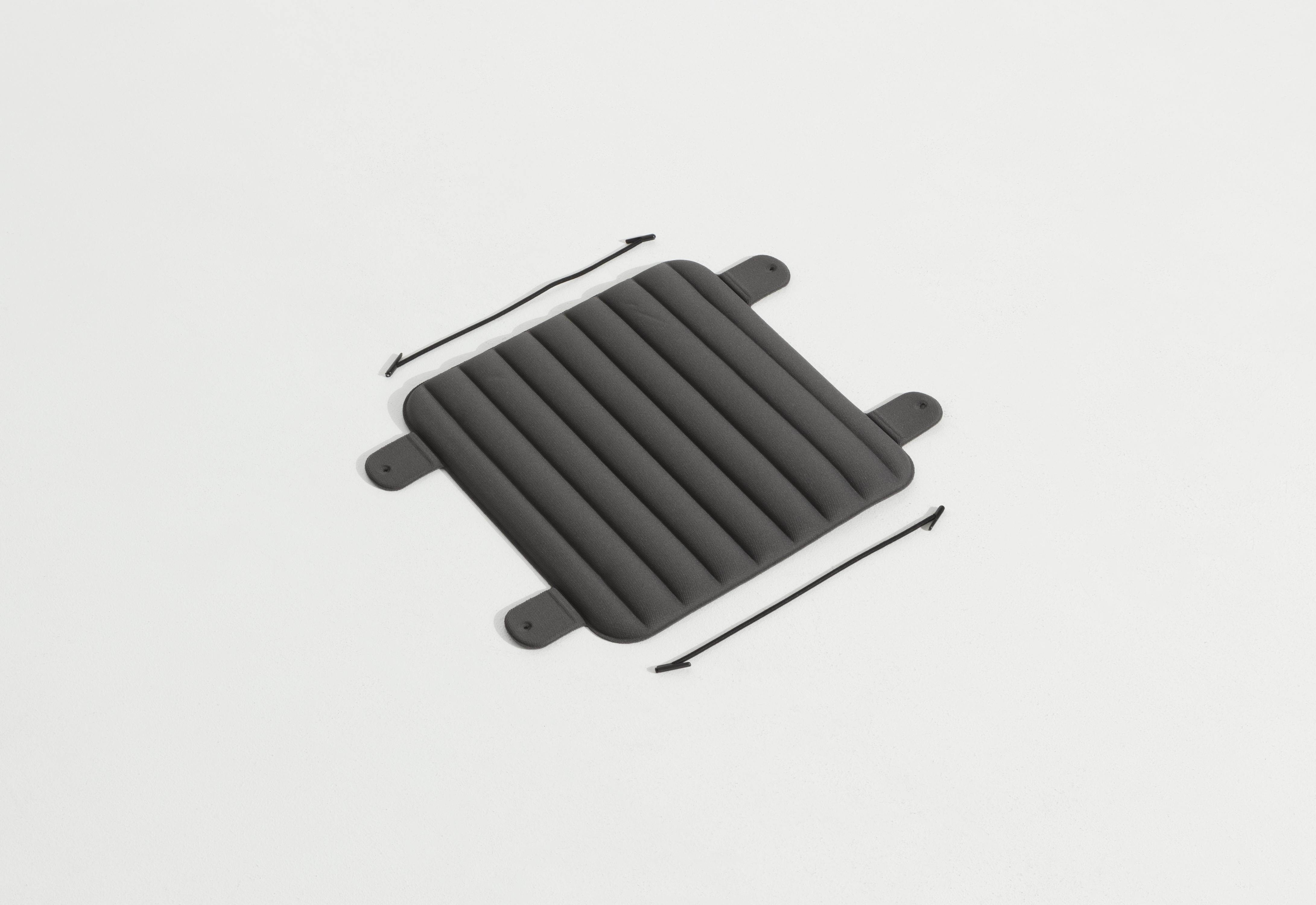 Petite Friture Week-End Samll Seat Cushions in Anthracite by Studio BrichetZiegler, 2019

The week-end collection is a full range of outdoor furniture, in aluminium grained epoxy paint, matt finish, that includes 18 functions and 8 colours for the