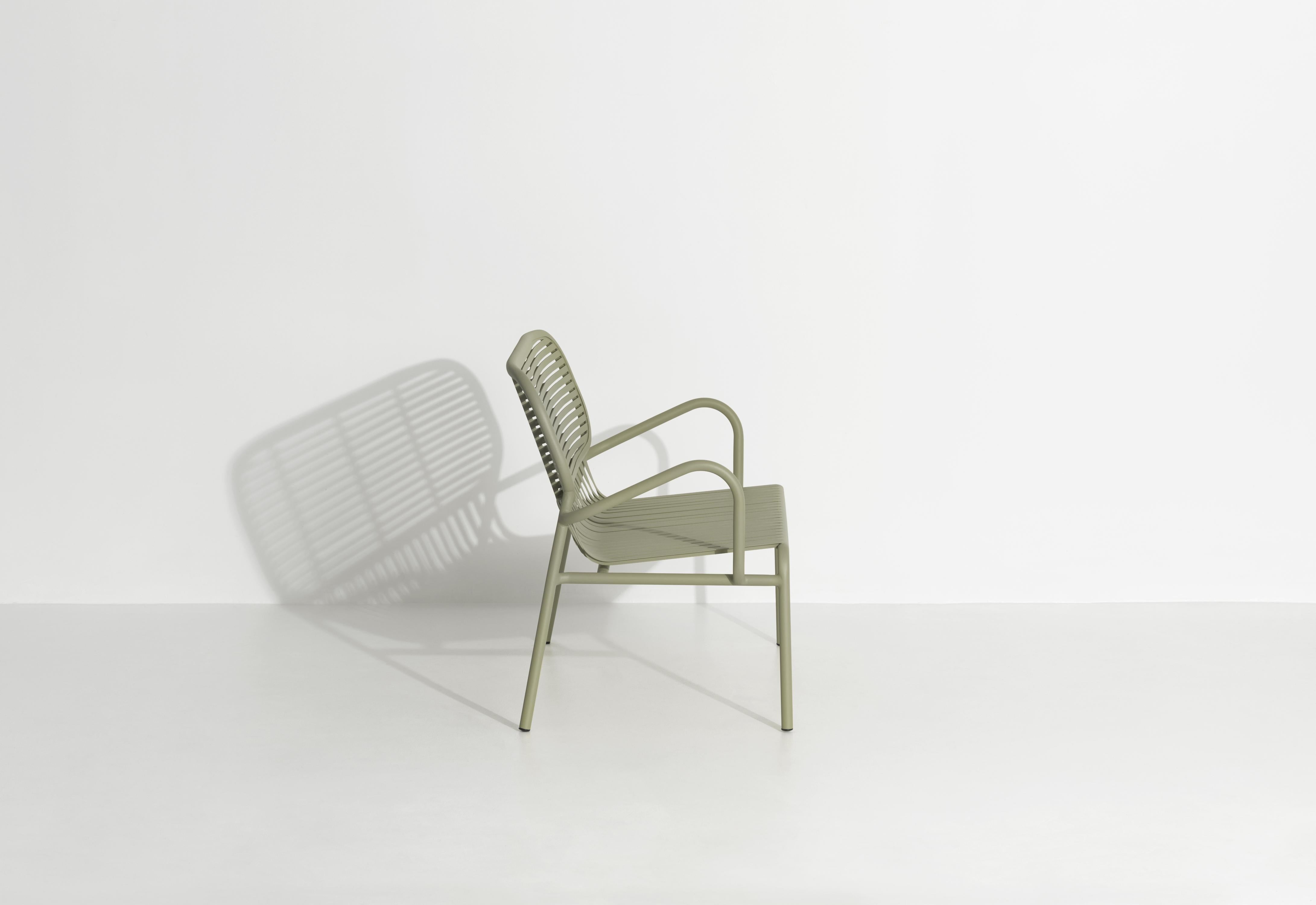 Kleines Friture Week-End-Sofa aus Jadegrünem Aluminium von Studio BrichetZiegler (21. Jahrhundert und zeitgenössisch) im Angebot