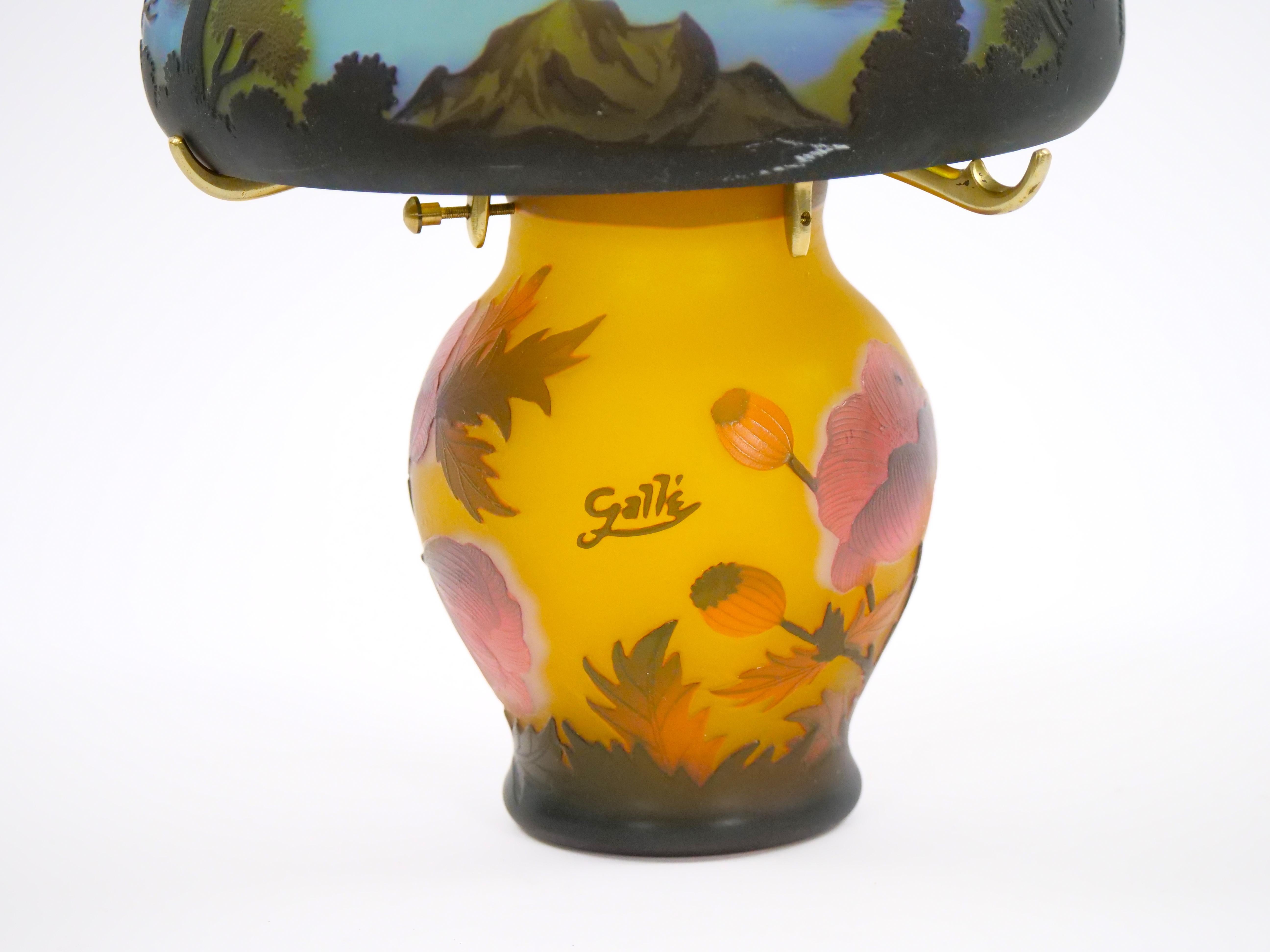 Lampe à poser Petite Galle Cameo en verre en vente 5
