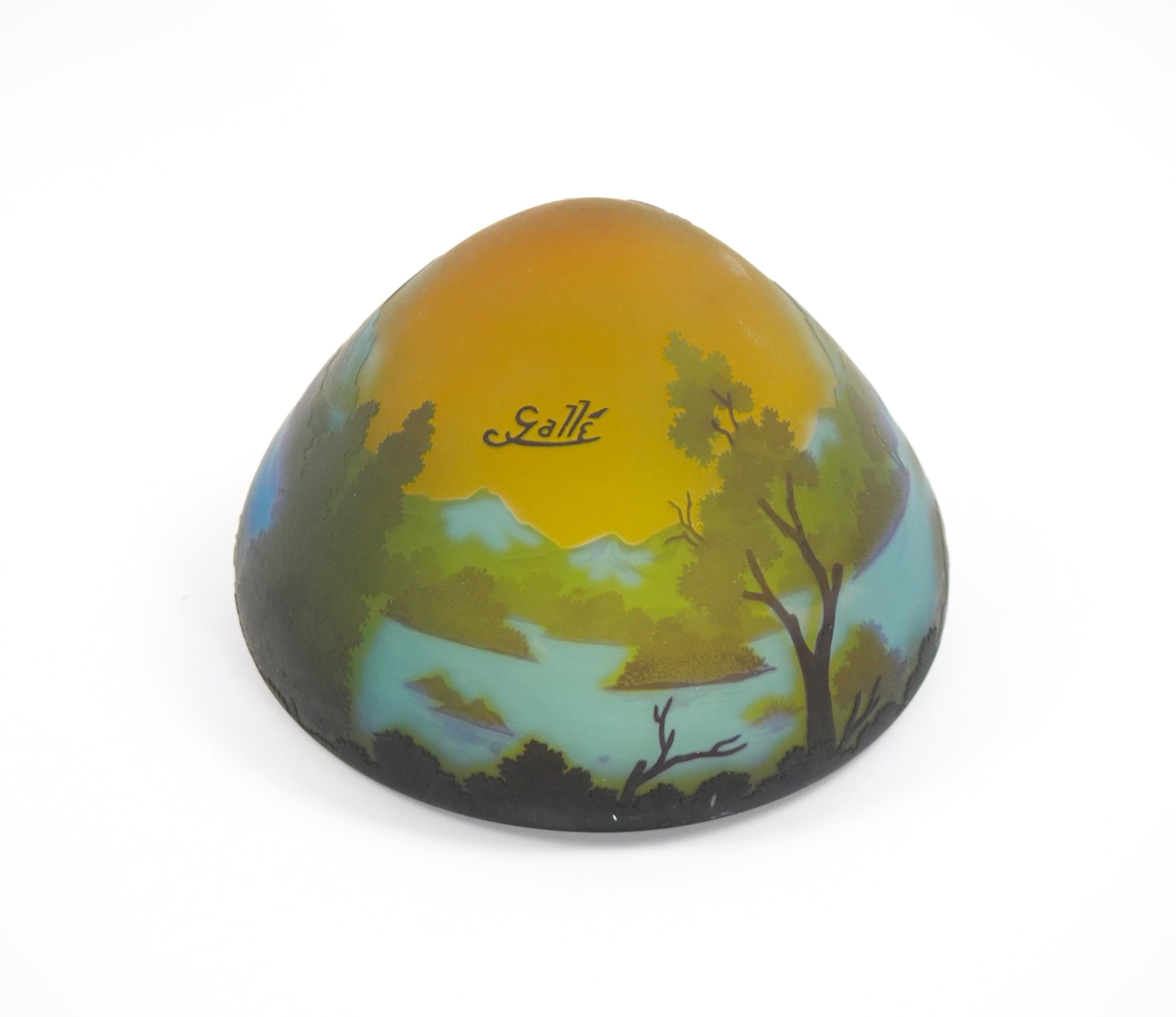 Lampe à poser Petite Galle Cameo en verre en vente 9
